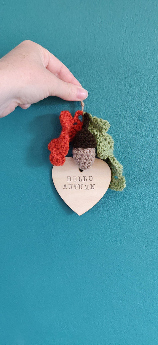Hello Autumn Wooden Sign, Crochet Acorn and Leaves, Fall Decorations, Autumn Leaves Decoration, Halloween Decorations, Autumn Acorn Gift