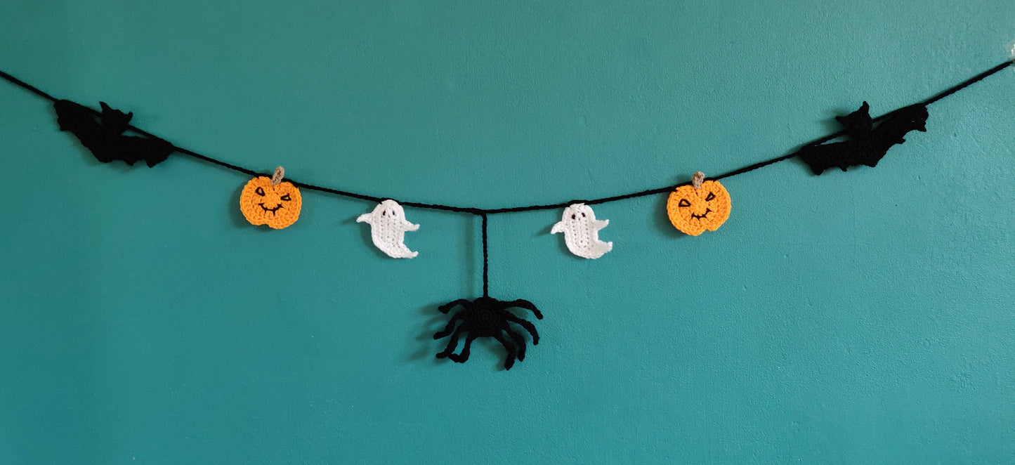Halloween Bunting, Crochet Pumpkin Garland, Spooky Halloween Decor, Bat Bunting, Ghost Banner, Spider Garland, Crochet Halloween Bunting