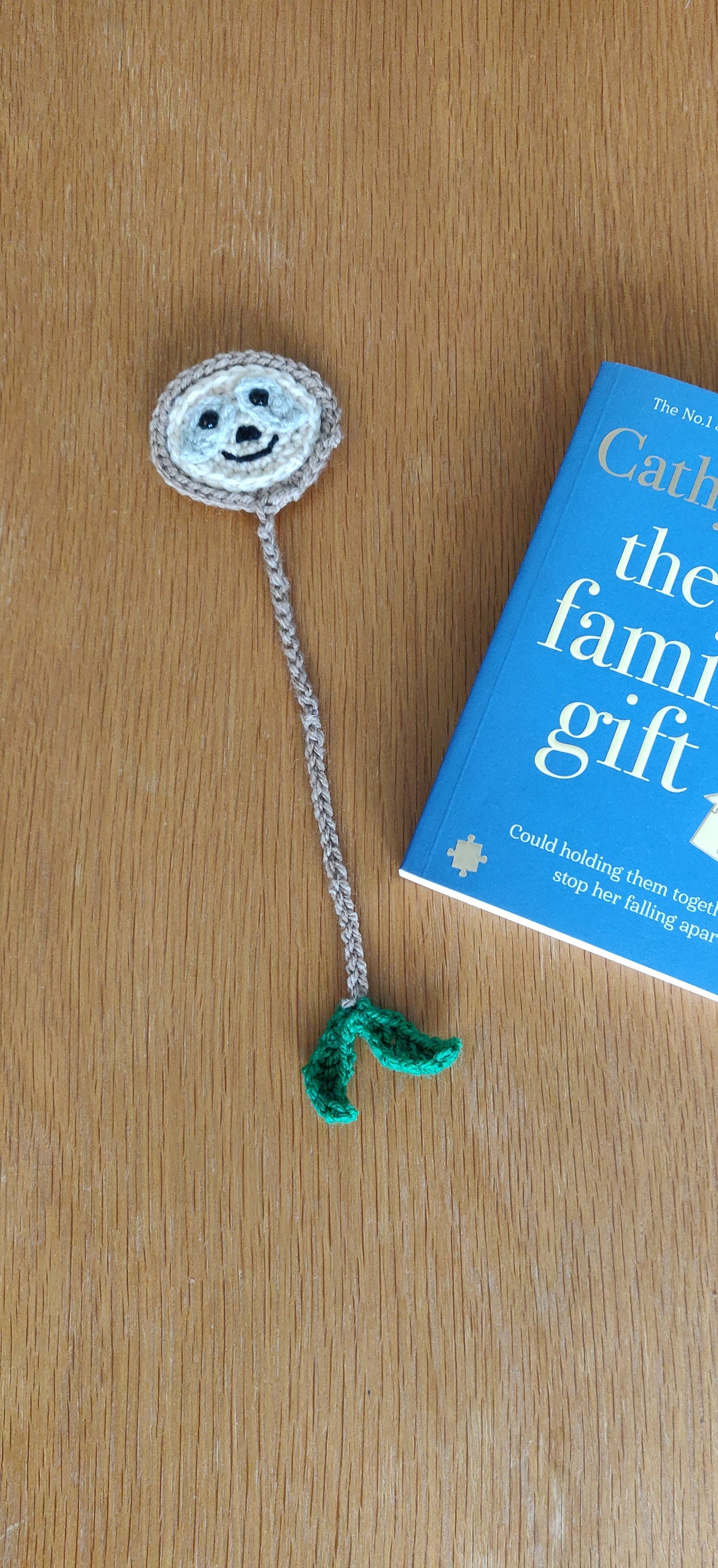 Sloth Bookmark, Sloth Gift, Crochet Bookmark, Animal Bookmark, Book Gift, Book Lover Gift, Book Gift for her, Reading Girl, Reading Gift