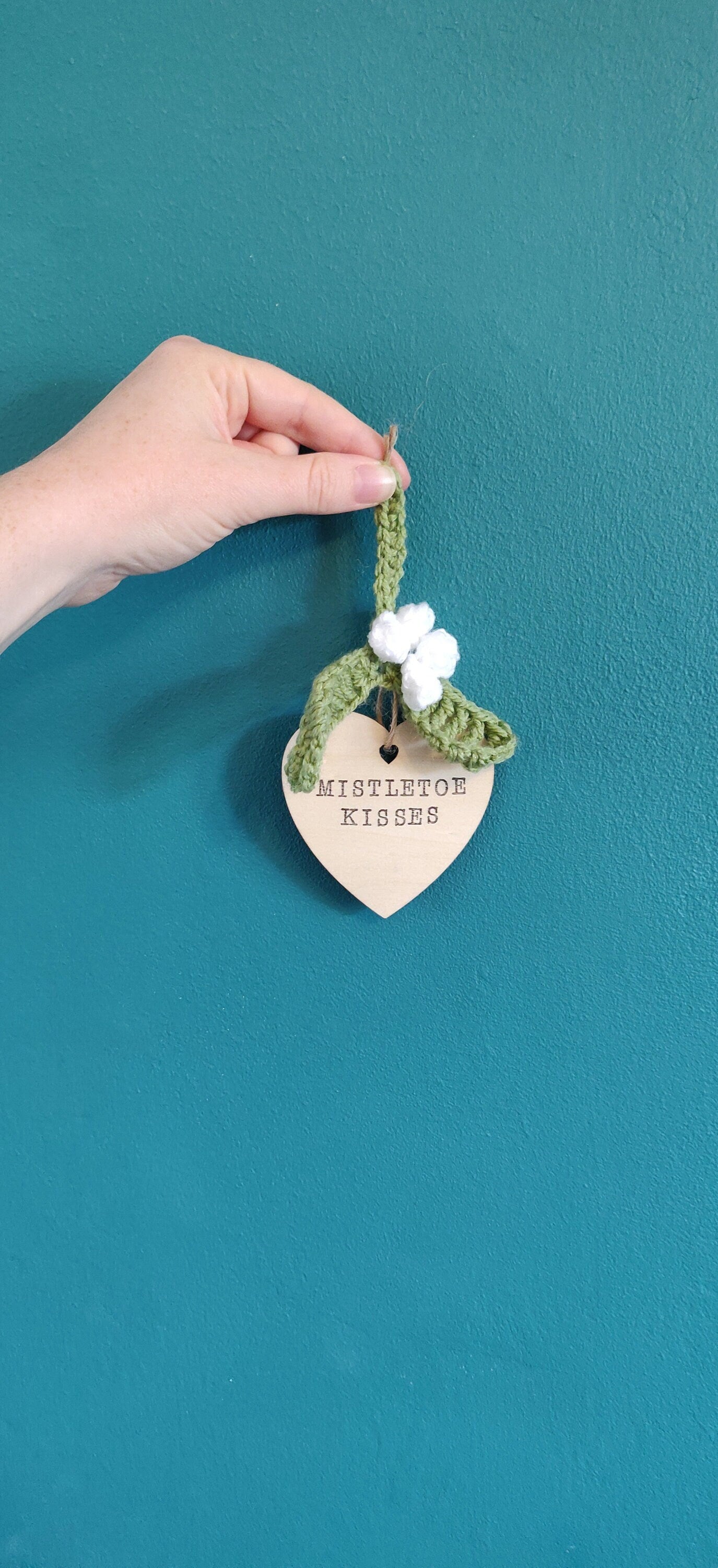 Crocheted Mistletoe Kisses Sign: Personalized Christmas Ornament
