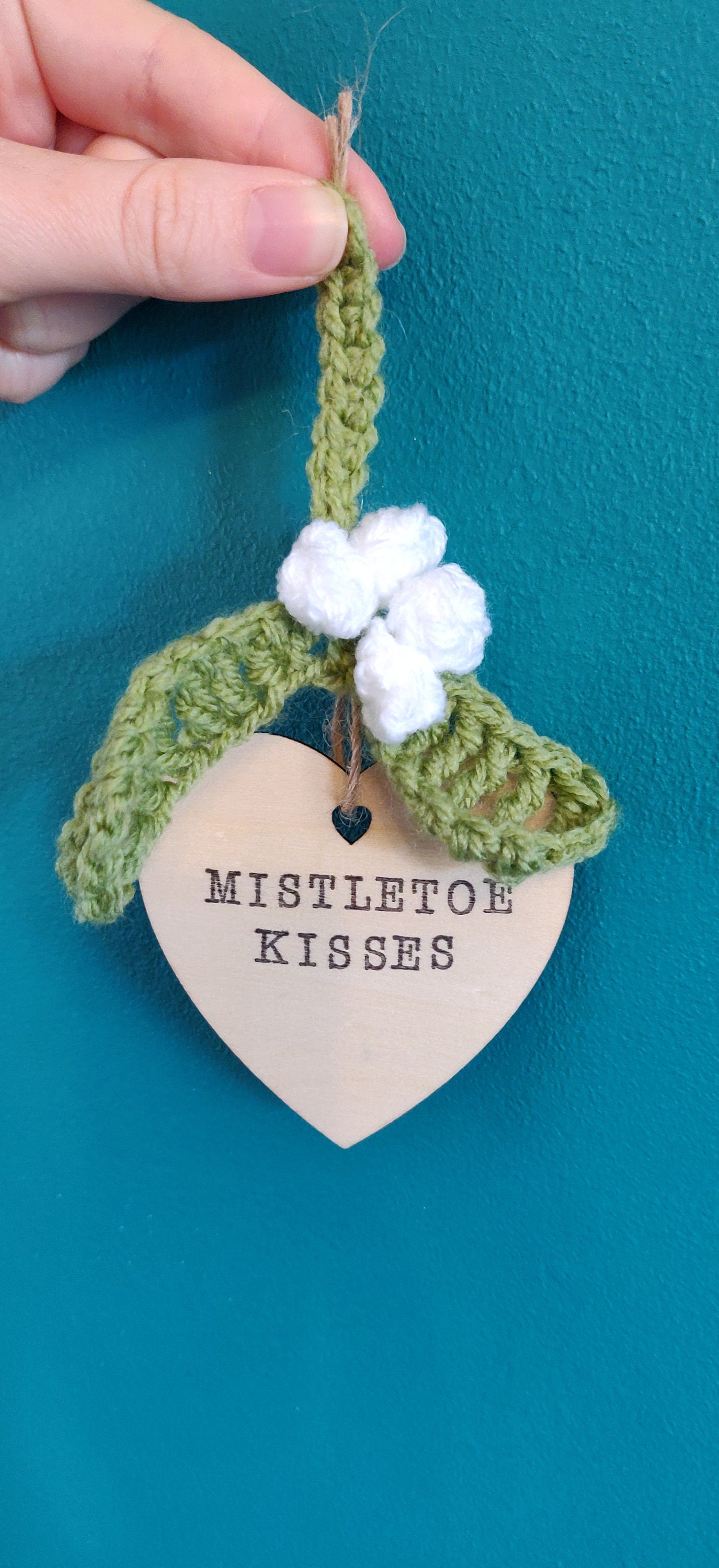 Crocheted Mistletoe Kisses Sign: Personalized Christmas Ornament