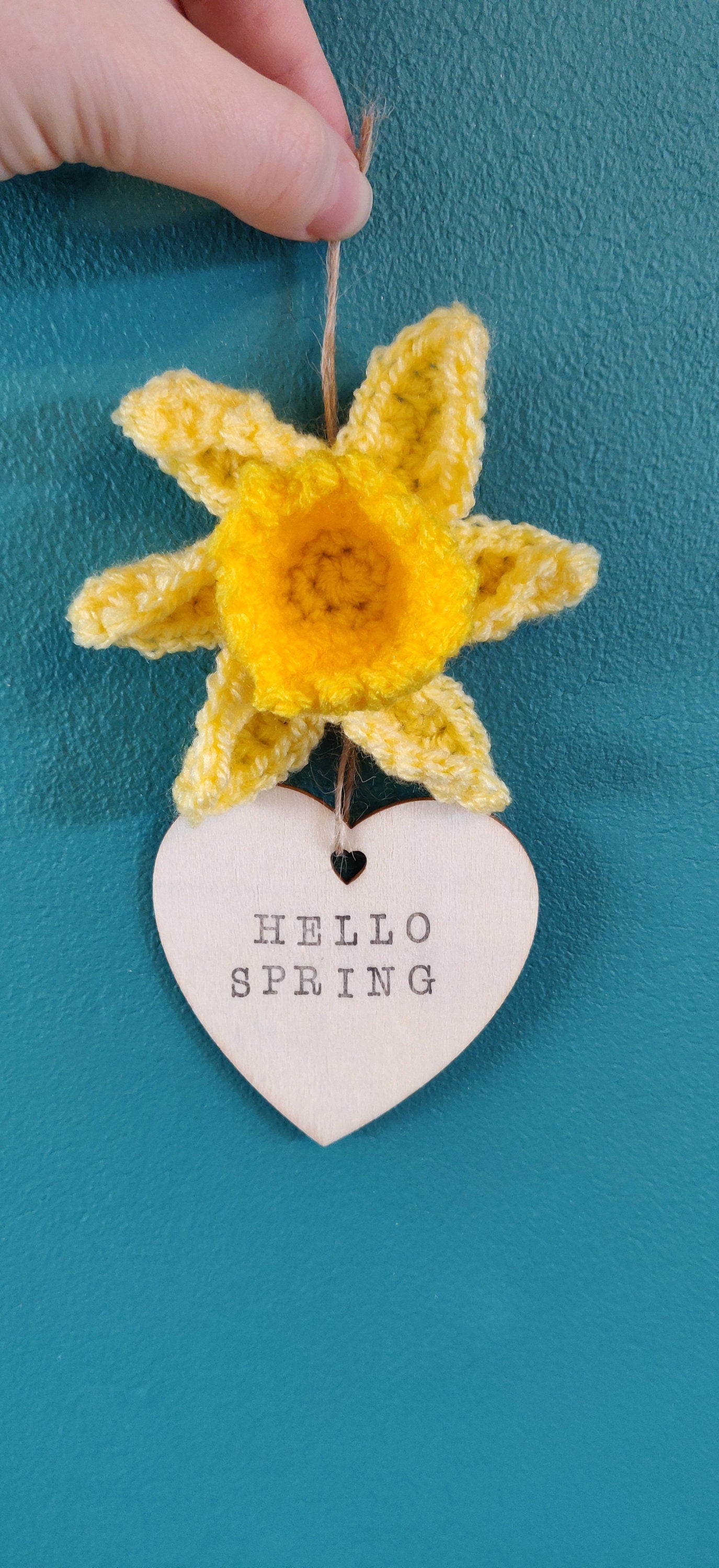 Hello Spring Sign, Spring Decorations, Hello Spring Door Hanger, Door Sign, Daisy Gift, Daisy Art, Easter Door Decoration, Easter Sign