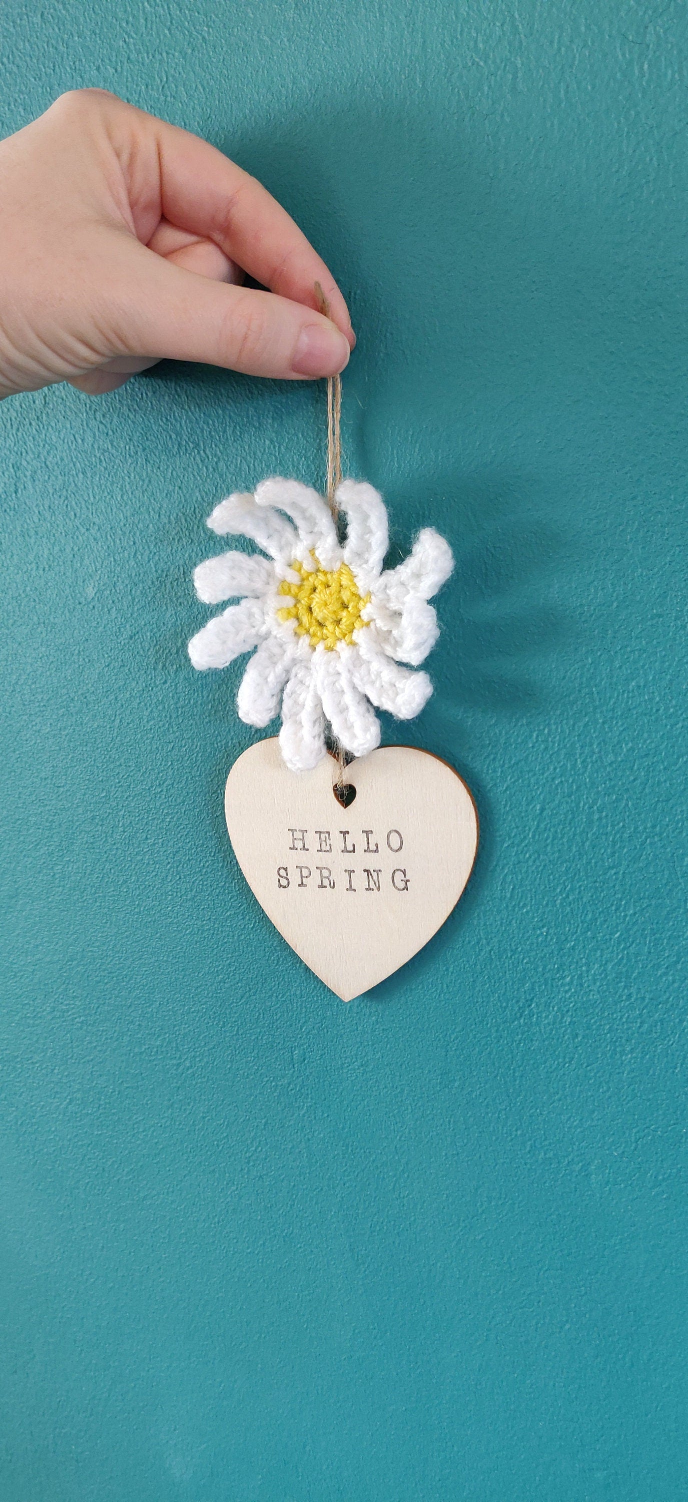 Hello Spring Sign, Spring Decorations, Hello Spring Door Hanger, Door Sign, Daisy Gift, Daisy Art, Easter Door Decoration, Easter Sign
