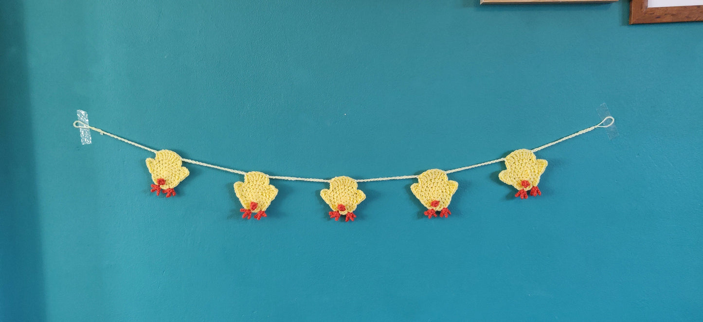 Spring Chick Bunting, Easter Garland Decoration, Yellow Chicken Decoration, Chicken Gift, Chick Crochet, Chick Plush, Yellow Easter Decor