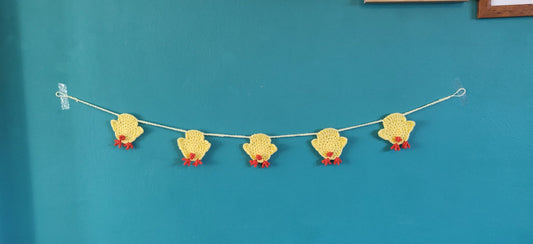 Spring Chick Bunting, Easter Garland Decoration, Yellow Chicken Decoration, Chicken Gift, Chick Crochet, Chick Plush, Yellow Easter Decor