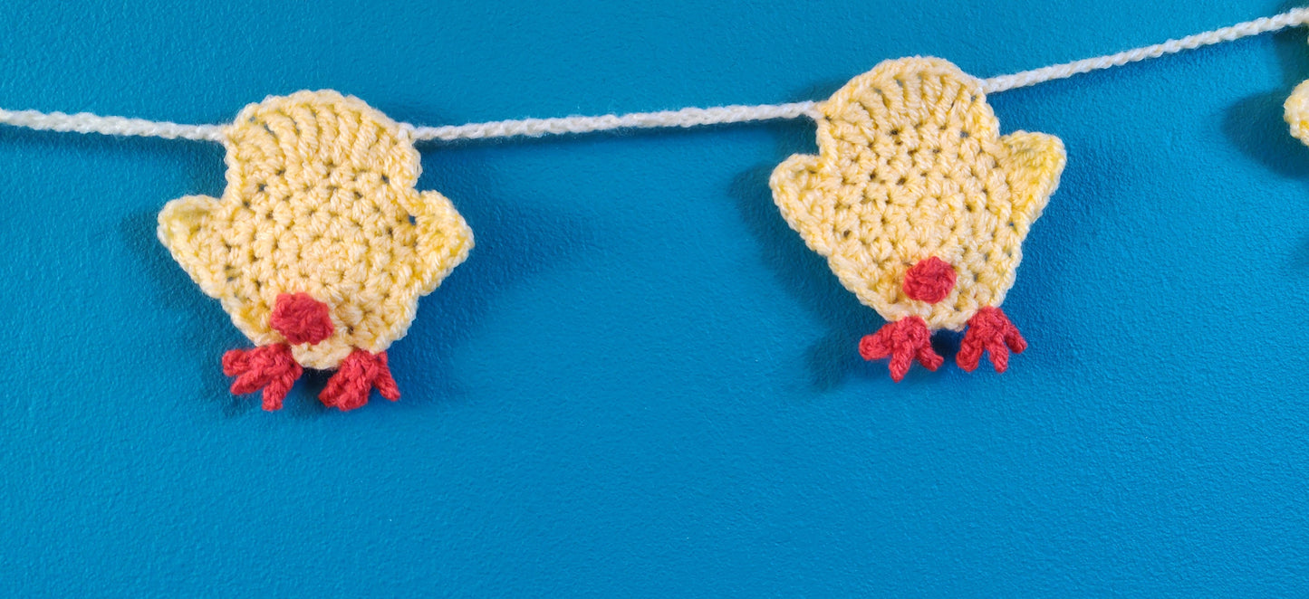 Spring Chick Bunting, Easter Garland Decoration, Yellow Chicken Decoration, Chicken Gift, Chick Crochet, Chick Plush, Yellow Easter Decor