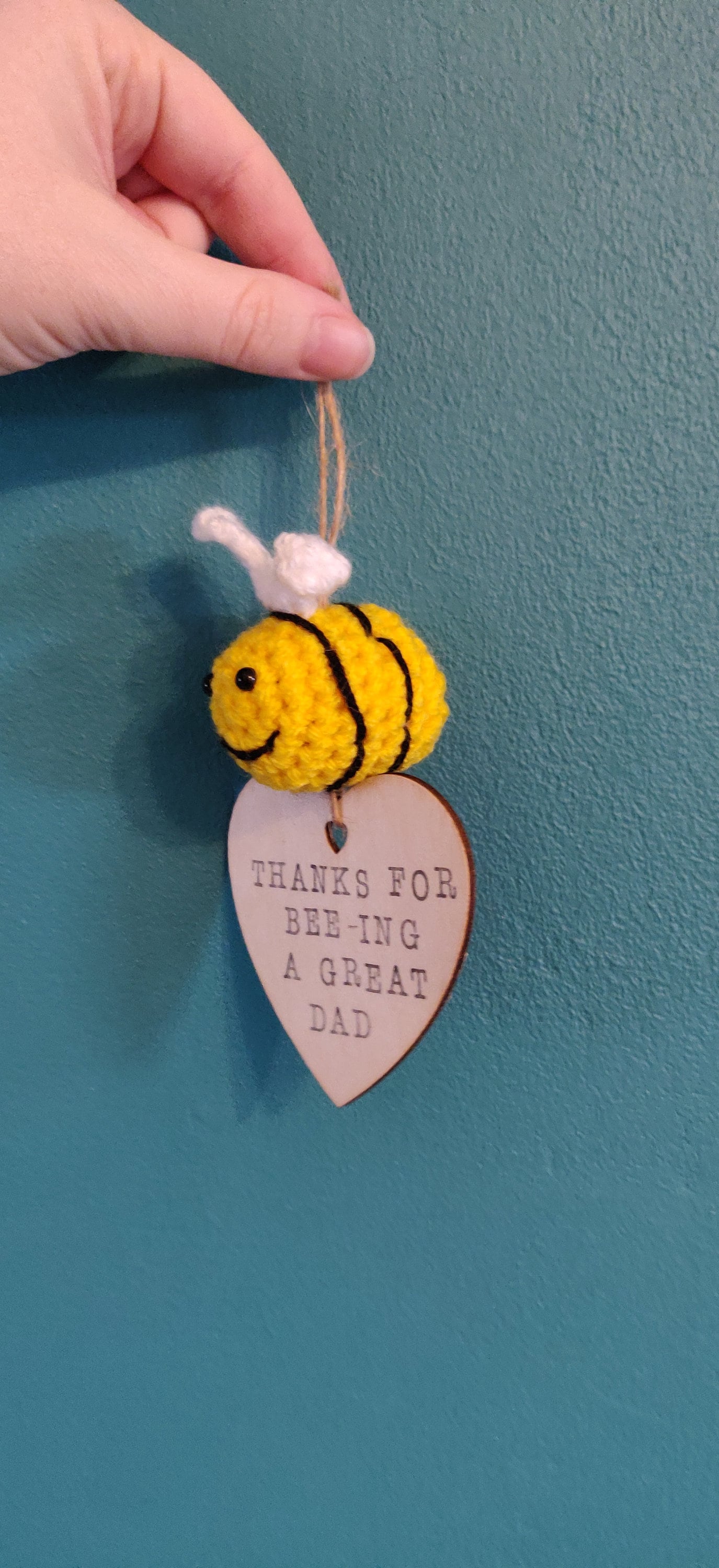 Thanks for Being a Great Dad Wooden Sign, Father's Day Gift, Crochet Bumblebee, Wooden Heart Gift Plaque, Bee Gift for Dad, Dad Pun Gift