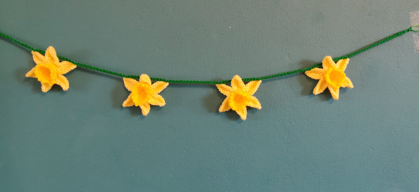 Crochet Yellow Daffodil Garland, Flower Bunting, Spring Bunting, Yellow Flower Garland, Daffodil Gift, Artificial Daffodil Wreath