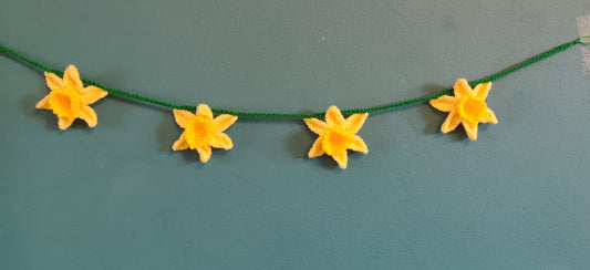Crochet Yellow Daffodil Garland, Flower Bunting, Spring Bunting, Yellow Flower Garland, Daffodil Gift, Artificial Daffodil Wreath
