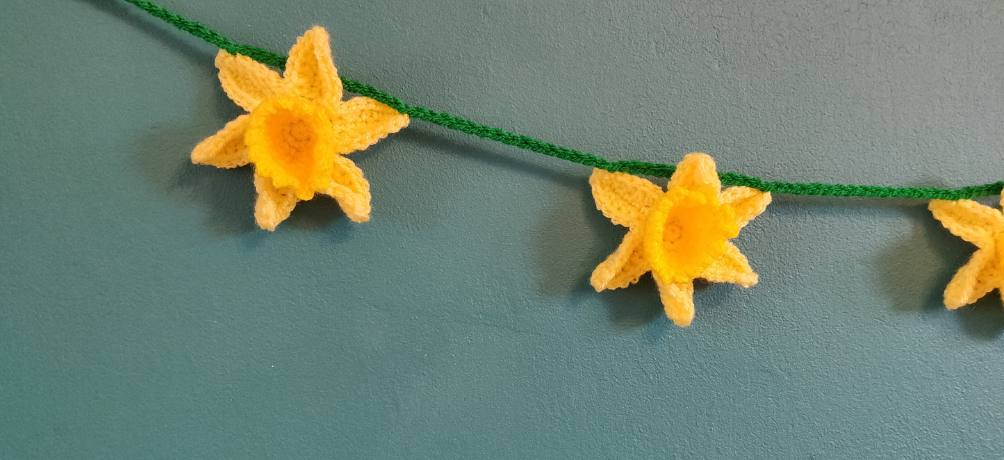 Crochet Yellow Daffodil Garland, Flower Bunting, Spring Bunting, Yellow Flower Garland, Daffodil Gift, Artificial Daffodil Wreath