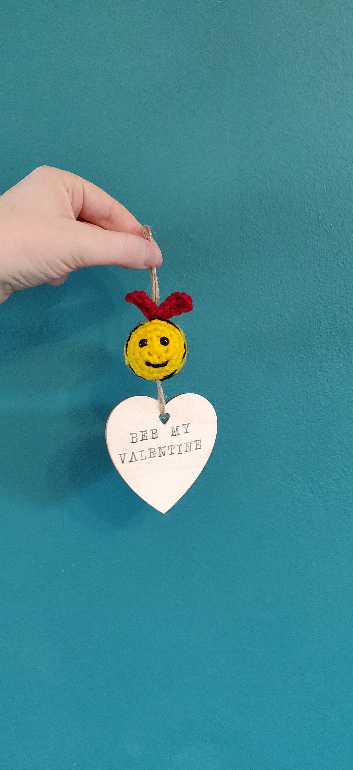 Bee My Valentine Wooden Sign, Crochet Bumblebee, Wooden Heart Gift, Personalised Valentine's Day Gift, Bee Gift for Her, Valentine's Bees