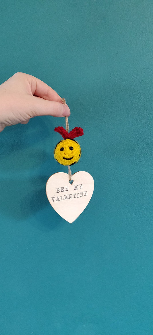Bee My Valentine Wooden Sign, Crochet Bumblebee, Wooden Heart Gift, Personalised Valentine's Day Gift, Bee Gift for Her, Valentine's Bees