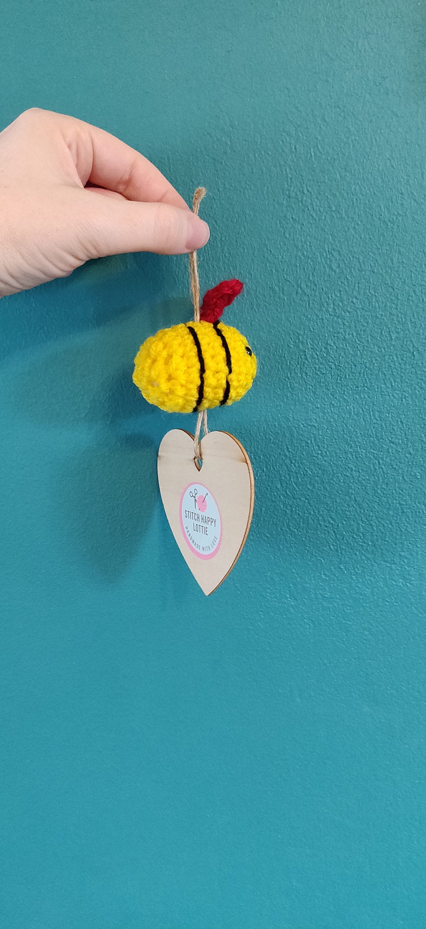 Bee My Valentine Wooden Sign, Crochet Bumblebee, Wooden Heart Gift, Personalised Valentine's Day Gift, Bee Gift for Her, Valentine's Bees