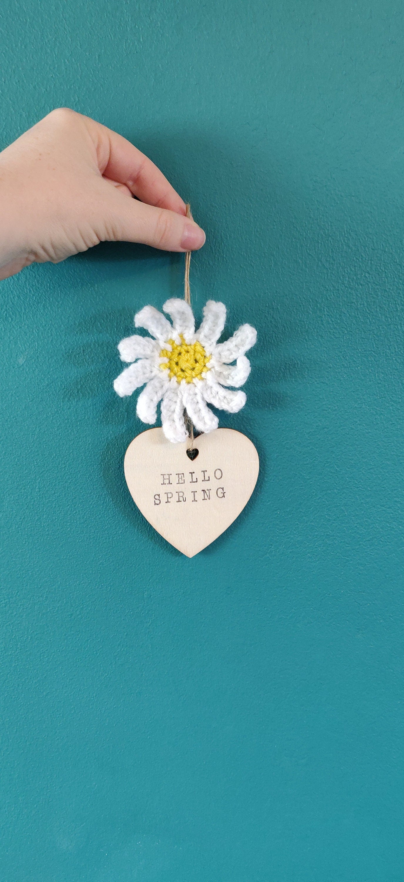 Hello Spring Sign, Spring Decorations, Hello Spring Door Hanger, Door Sign, Daisy Gift, Daisy Art, Easter Door Decoration, Easter Sign