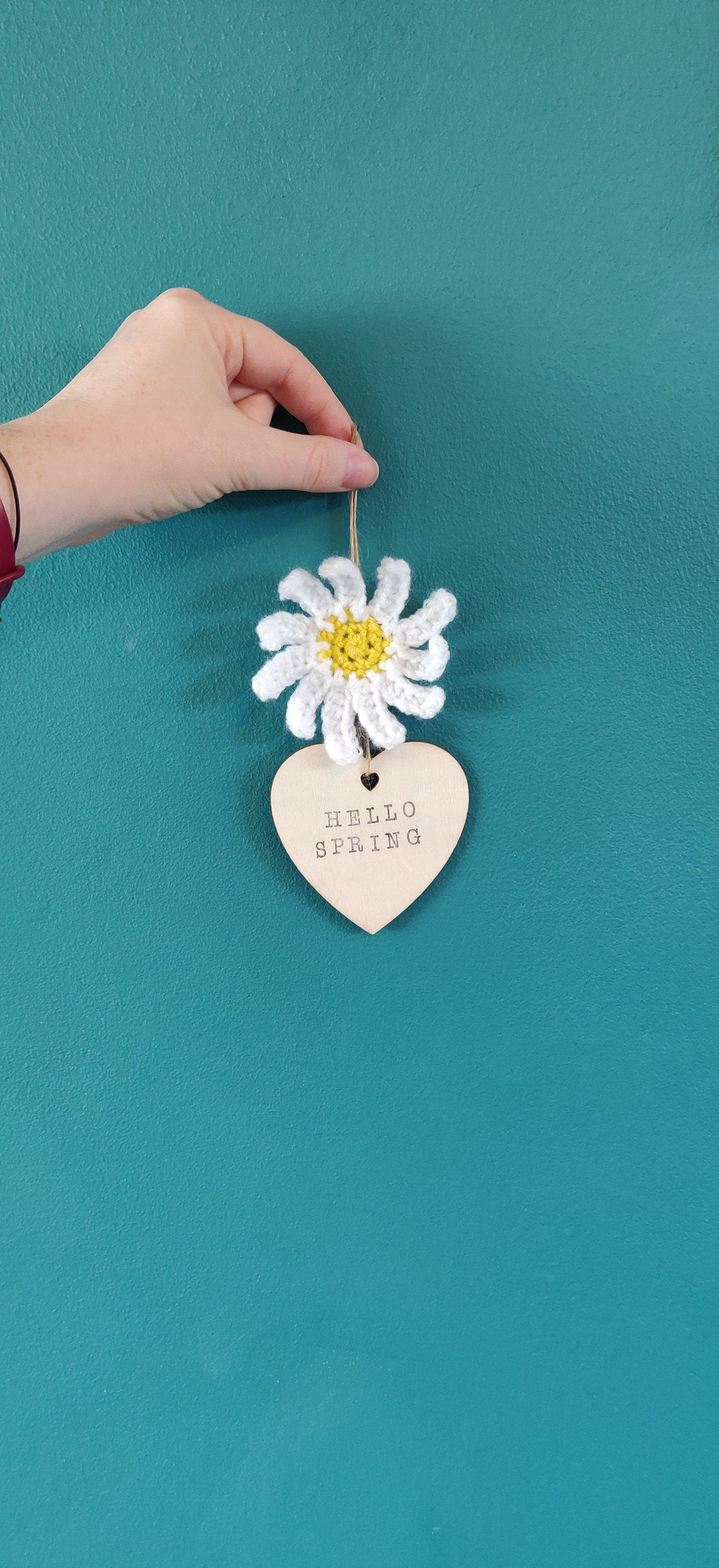 Hello Spring Sign, Spring Decorations, Hello Spring Door Hanger, Door Sign, Daisy Gift, Daisy Art, Easter Door Decoration, Easter Sign