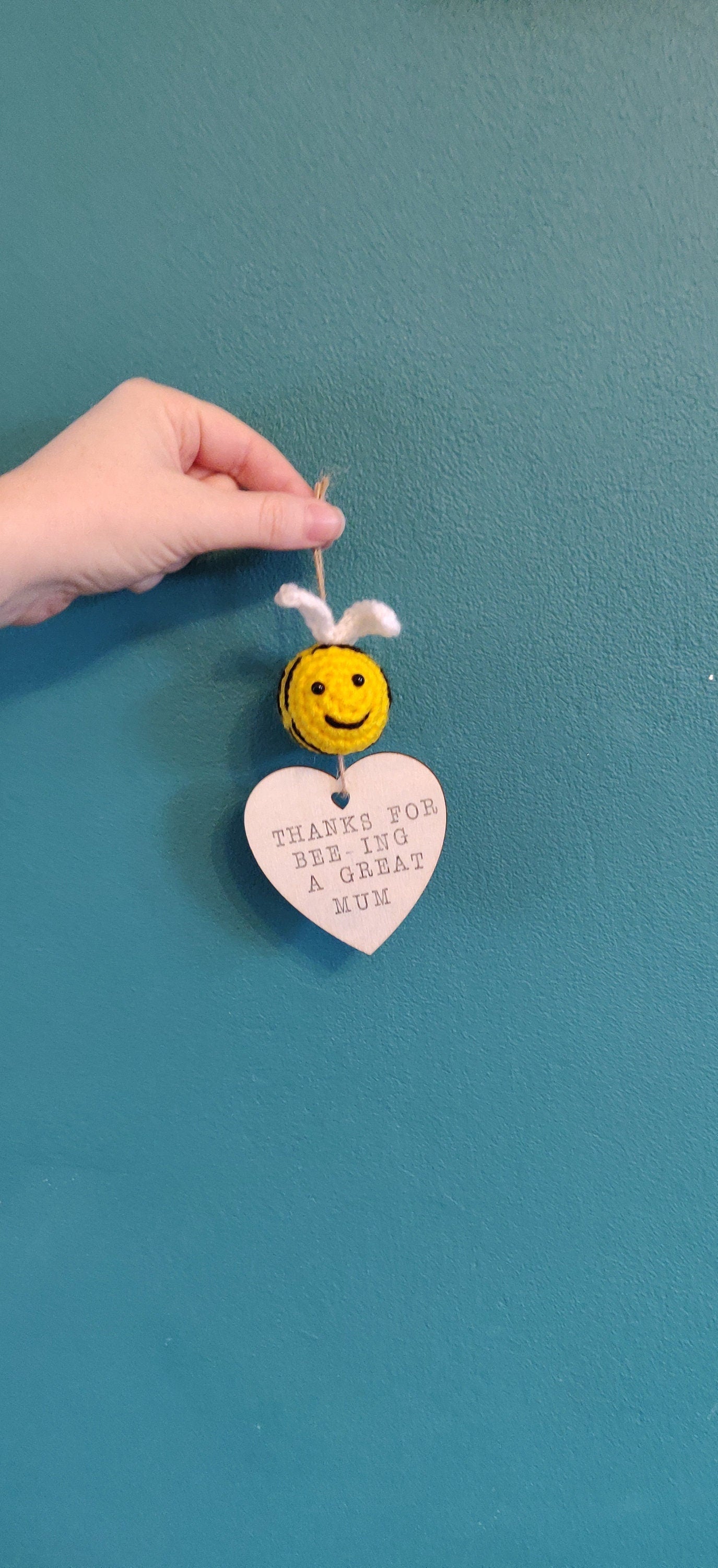 Happy Mother's Day Gift, Thanks for Being a Great Mum Wooden Sign, Crochet Bumblebee, Mother's Day Flowers, Door Hanger, Bee Gift for Mum