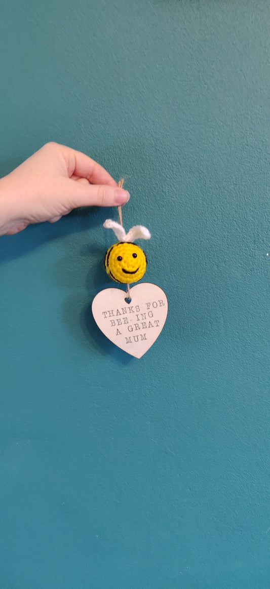 Happy Mother's Day Gift, Thanks for Being a Great Mum Wooden Sign, Crochet Bumblebee, Mother's Day Flowers, Door Hanger, Bee Gift for Mum