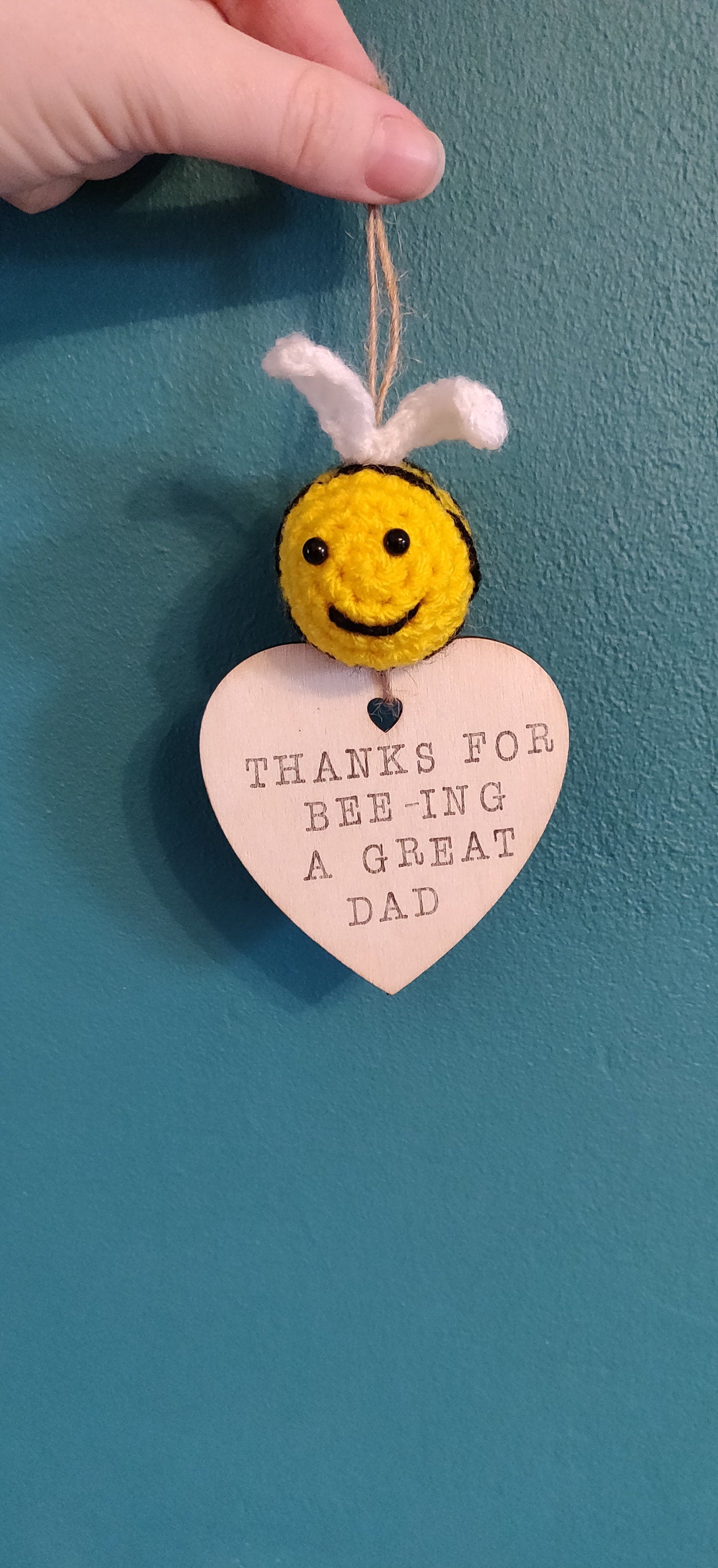 Thanks for Being a Great Dad Wooden Sign, Father's Day Gift, Crochet Bumblebee, Wooden Heart Gift Plaque, Bee Gift for Dad, Dad Pun Gift