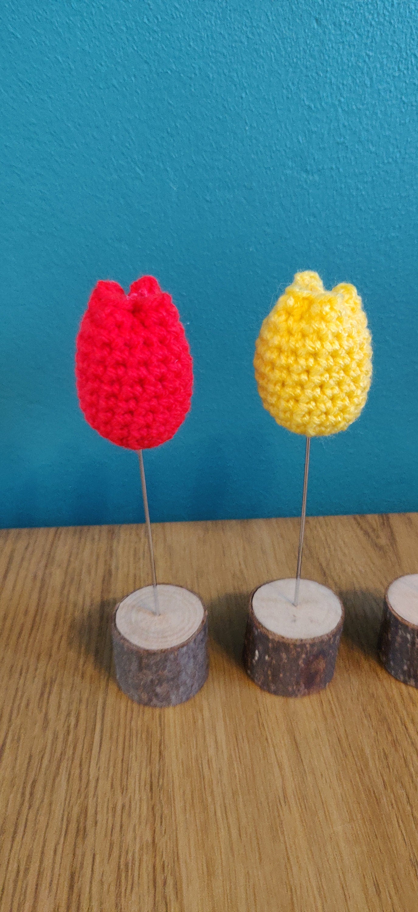 Crochet Tulip and Bee Decoration, Set of Three, Red Tulip, Orange Tulip, Crochet Bee, Spring Flowers, Spring Ornament, Floral Decoration