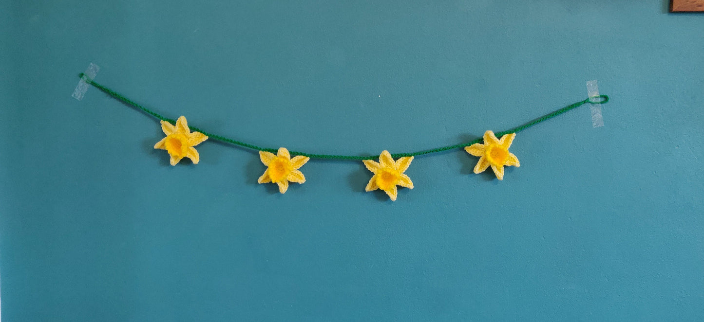 Crochet Yellow Daffodil Garland, Flower Bunting, Spring Bunting, Yellow Flower Garland, Daffodil Gift, Artificial Daffodil Wreath