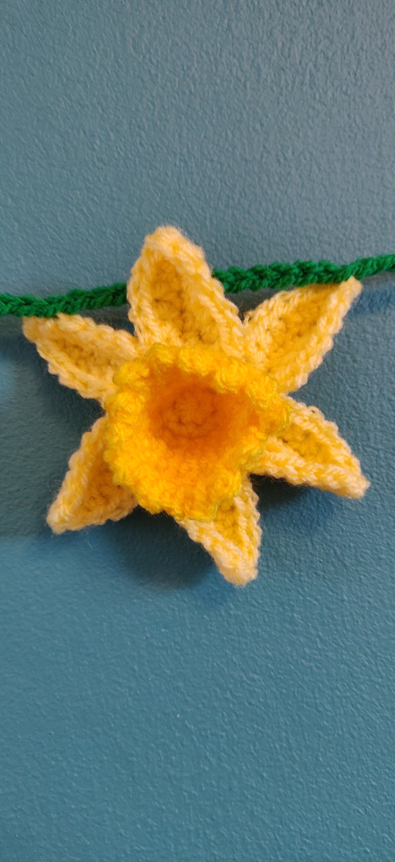 Crochet Yellow Daffodil Garland, Flower Bunting, Spring Bunting, Yellow Flower Garland, Daffodil Gift, Artificial Daffodil Wreath