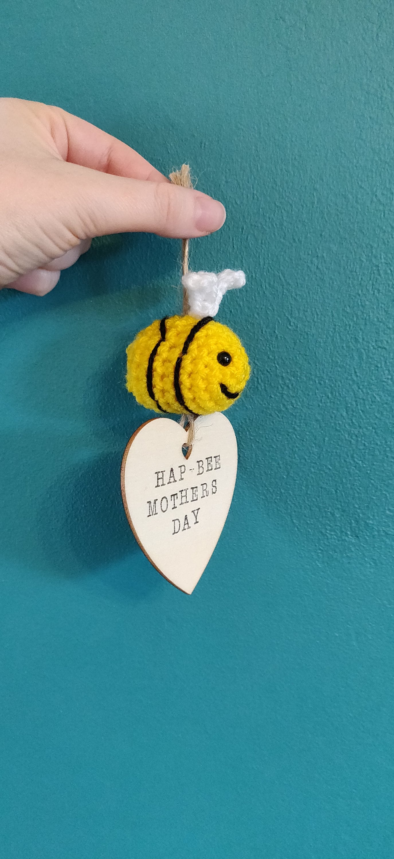Happy Mother's Day Gift, Hap-Bee Mothers Day Present, Door Hanging Wooden Sign, Crochet Bumblebee, Mother's Day Flowers, Bee Gift for Mum