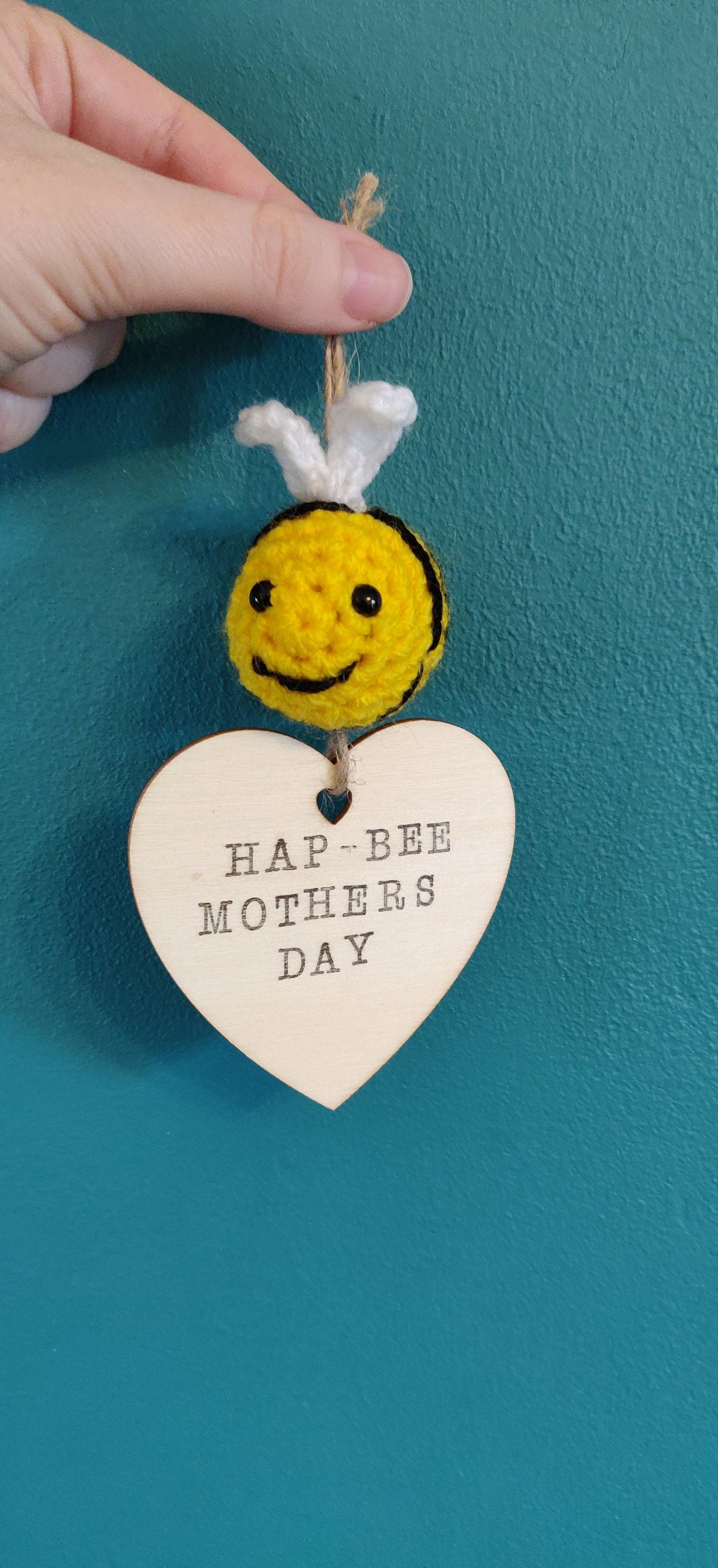 Happy Mother's Day Gift, Hap-Bee Mothers Day Present, Door Hanging Wooden Sign, Crochet Bumblebee, Mother's Day Flowers, Bee Gift for Mum