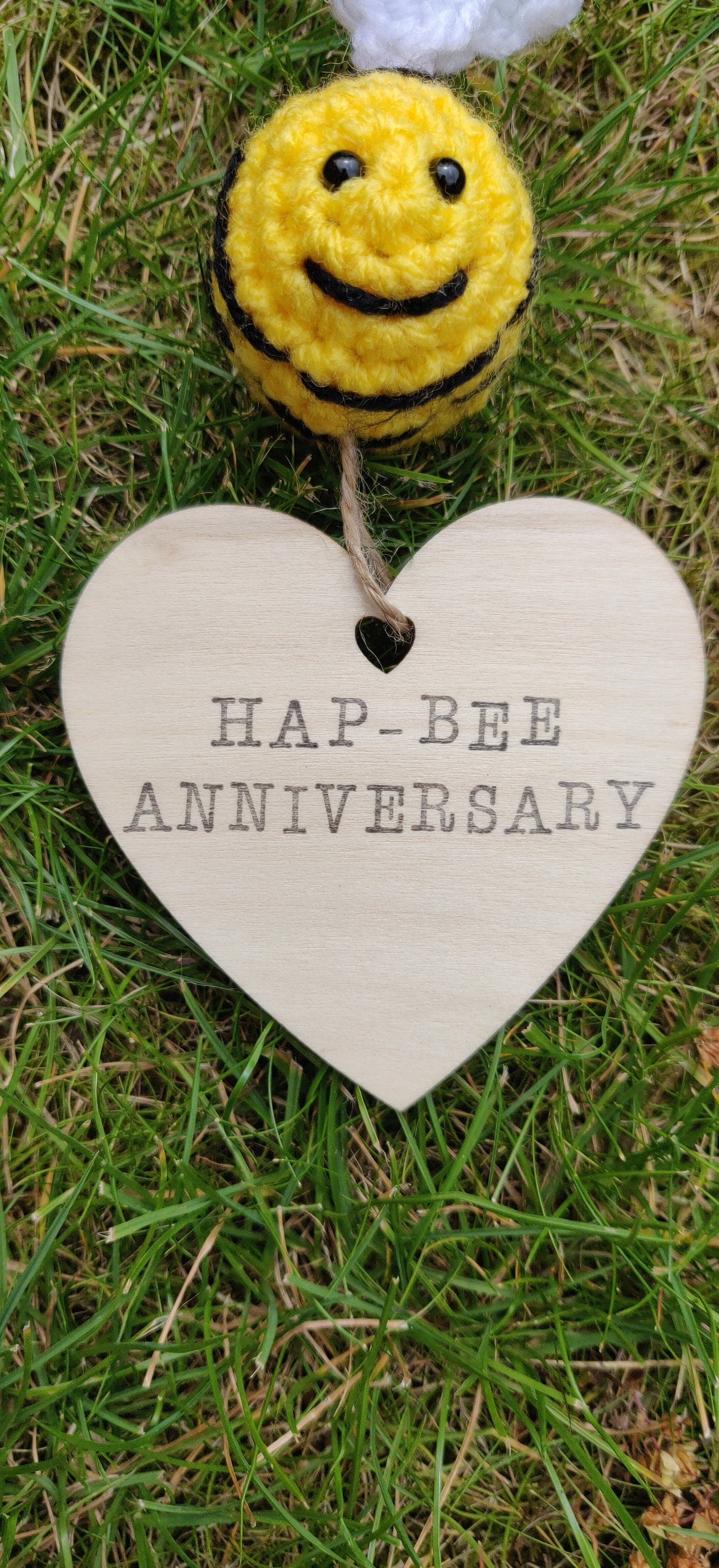 Happy Anniversary Gift, Wood Wedding Anniversary Bee Gift, Fifth Anniversary, Wool Seventh Anniversary Present, Bee Hanging Sign