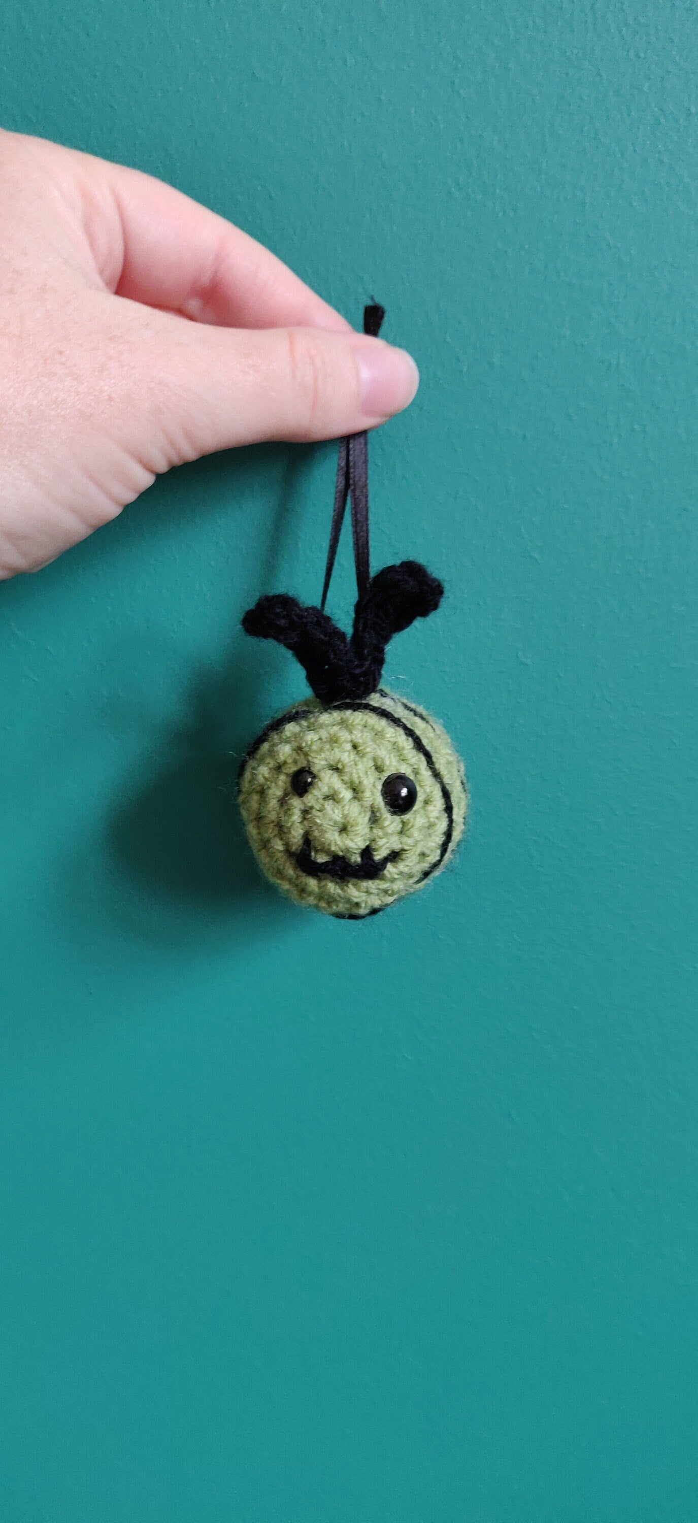 Crochet Zom-Bee Halloween Ornament: Zombie Bee Decoration