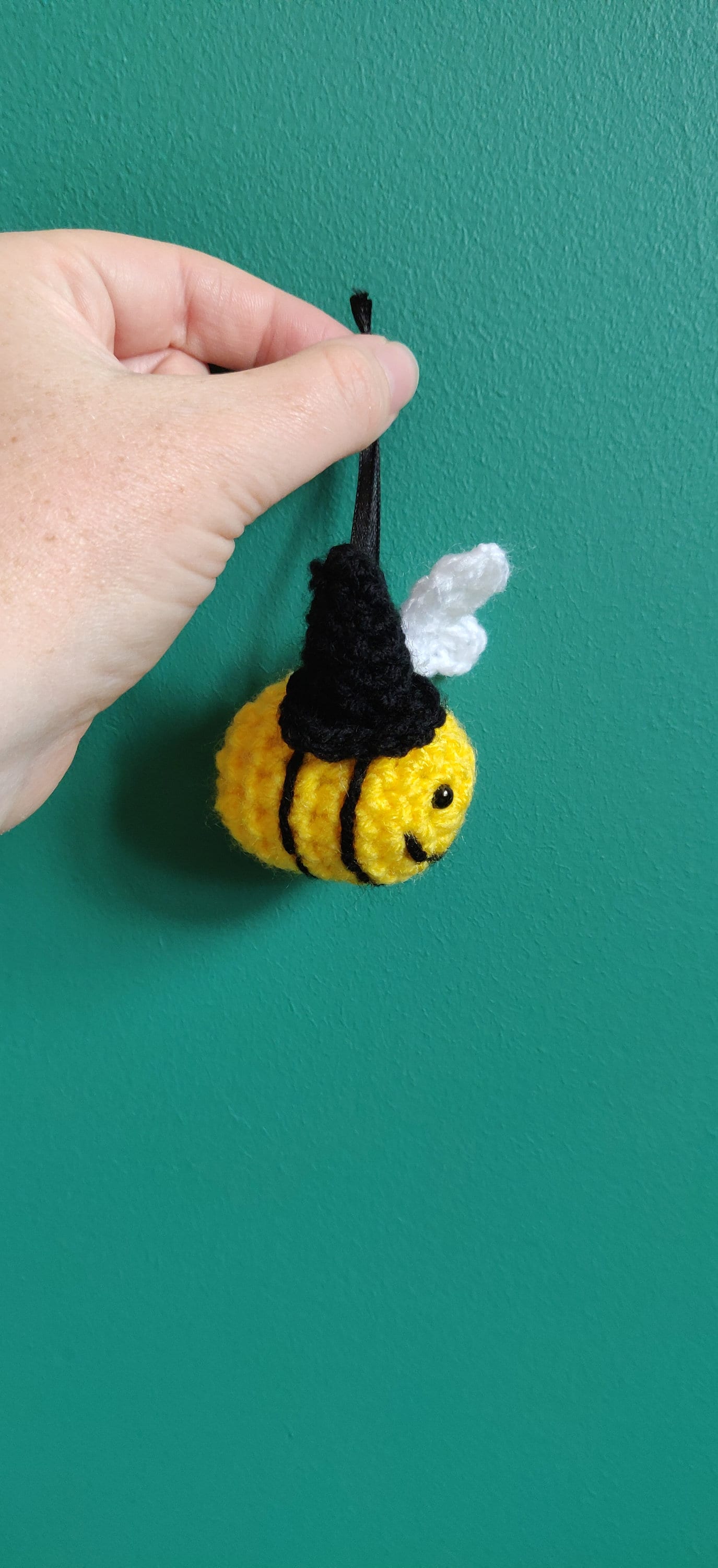 Bee Witched, Witch Bee with Black Hat Halloween Bee, Scary Bee Decoration, Black Witch Hat, Spooky Yellow Bee, Halloween Decor