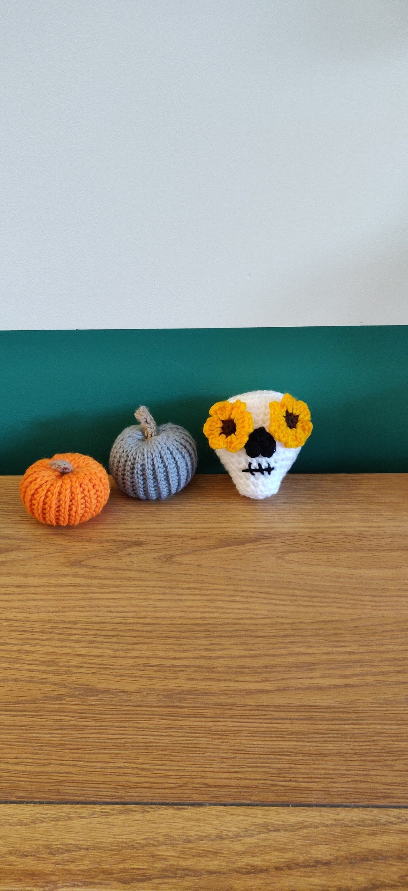 Sugar Skull Ornament, Crochet Skull Halloween Decoration, Mexican Day of the Dead Skull, Flower Skull, Sunflower, Gothic Skull Decor