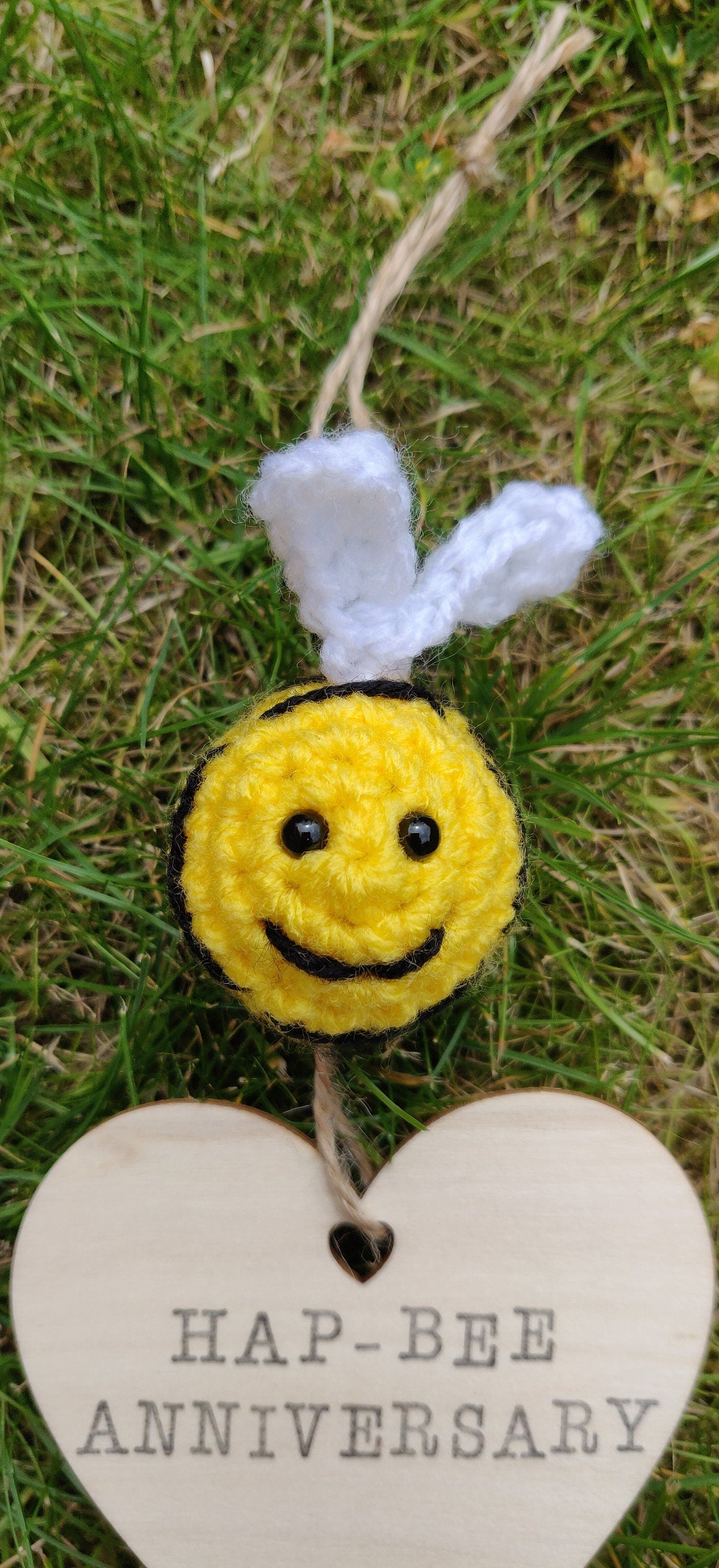 Happy Anniversary Gift, Wood Wedding Anniversary Bee Gift, Fifth Anniversary, Wool Seventh Anniversary Present, Bee Hanging Sign