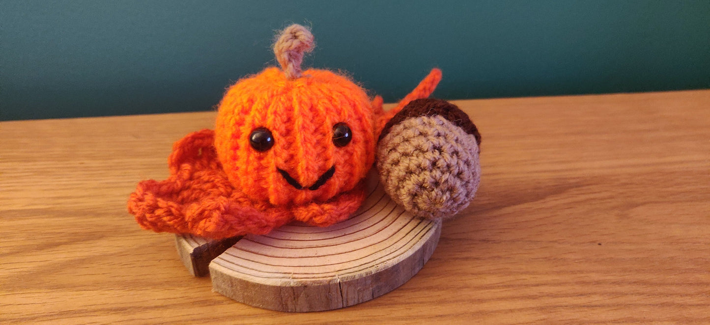 Crochet Pumpkin Ornament: Rustic Autumn Table Centerpiece