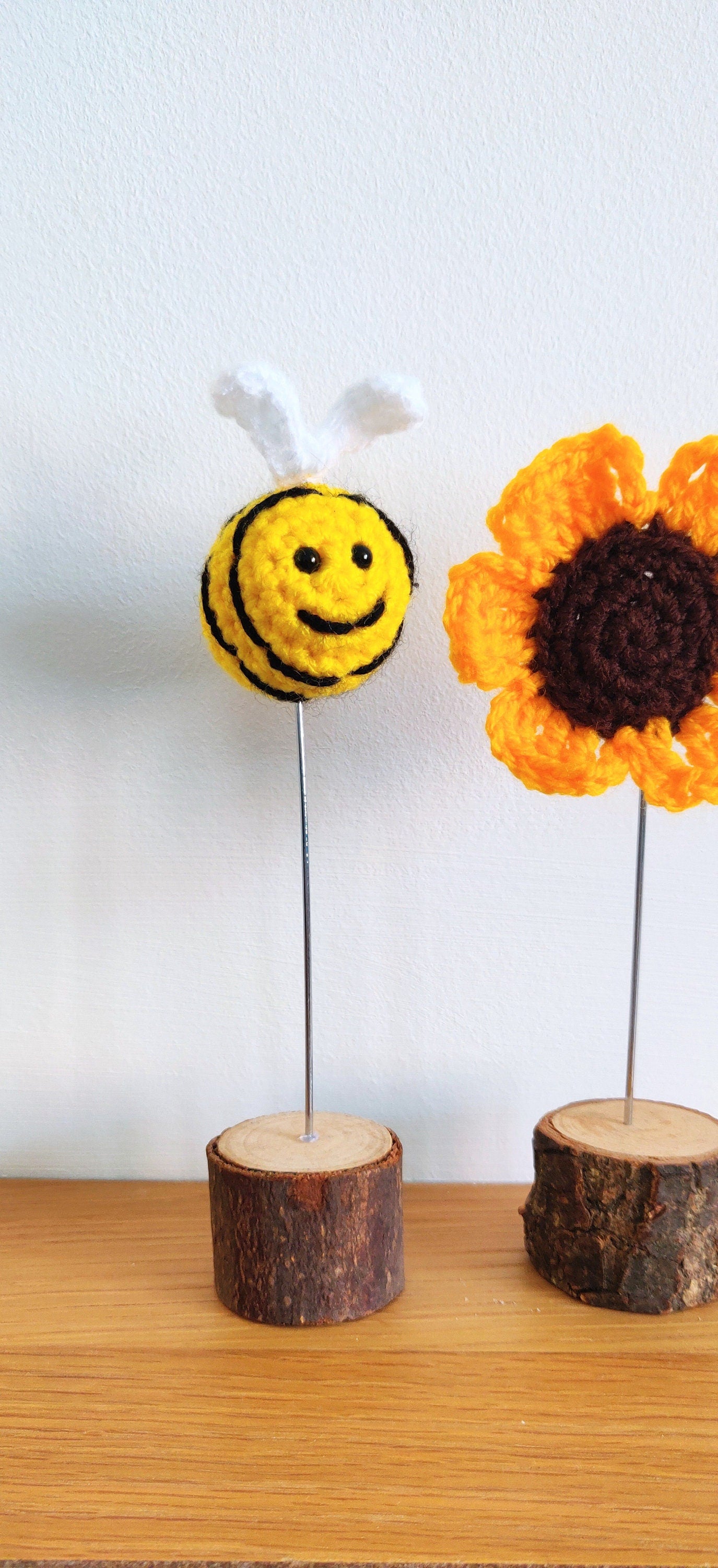 Sunflower and Bee Decor, Sunflower Gift, Sunflower Present for Her Birthday, Summer Decoration, Yellow Flower Art Print, Unique gift For Mum