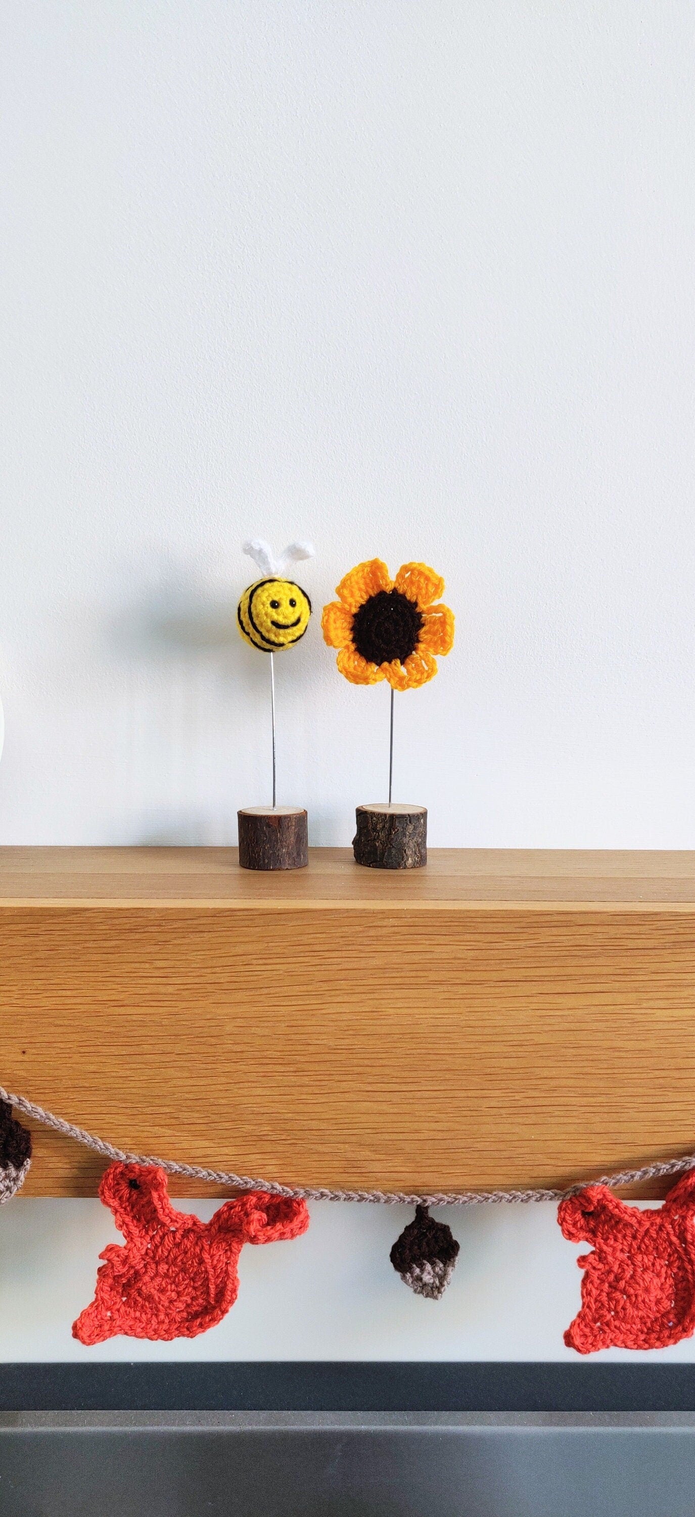 Sunflower and Bee Decor, Sunflower Gift, Sunflower Present for Her Birthday, Summer Decoration, Yellow Flower Art Print, Unique gift For Mum