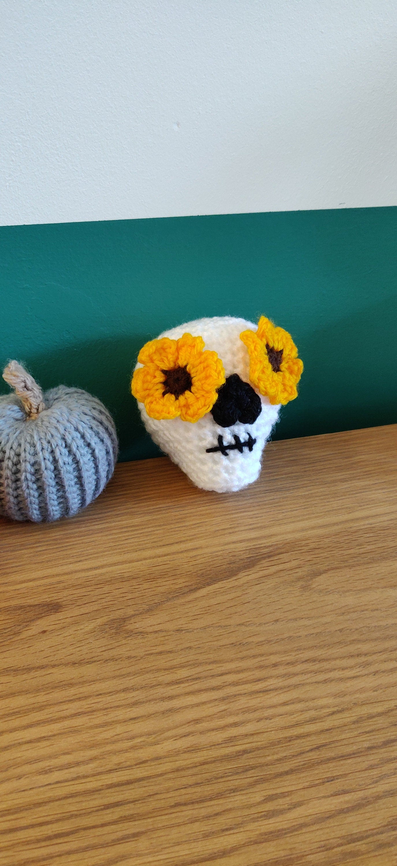 Sugar Skull Ornament, Crochet Skull Halloween Decoration, Mexican Day of the Dead Skull, Flower Skull, Sunflower, Gothic Skull Decor
