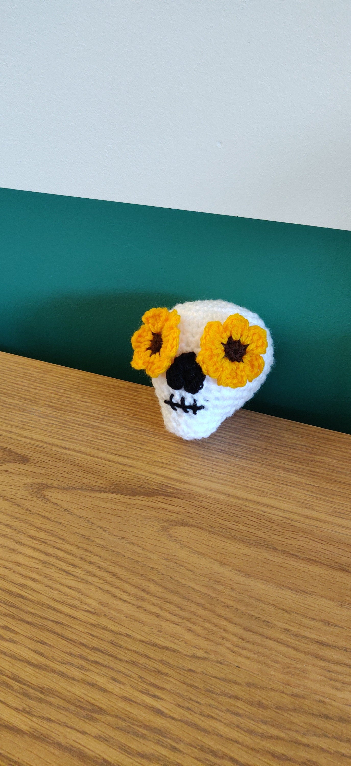 Sugar Skull Ornament, Crochet Skull Halloween Decoration, Mexican Day of the Dead Skull, Flower Skull, Sunflower, Gothic Skull Decor