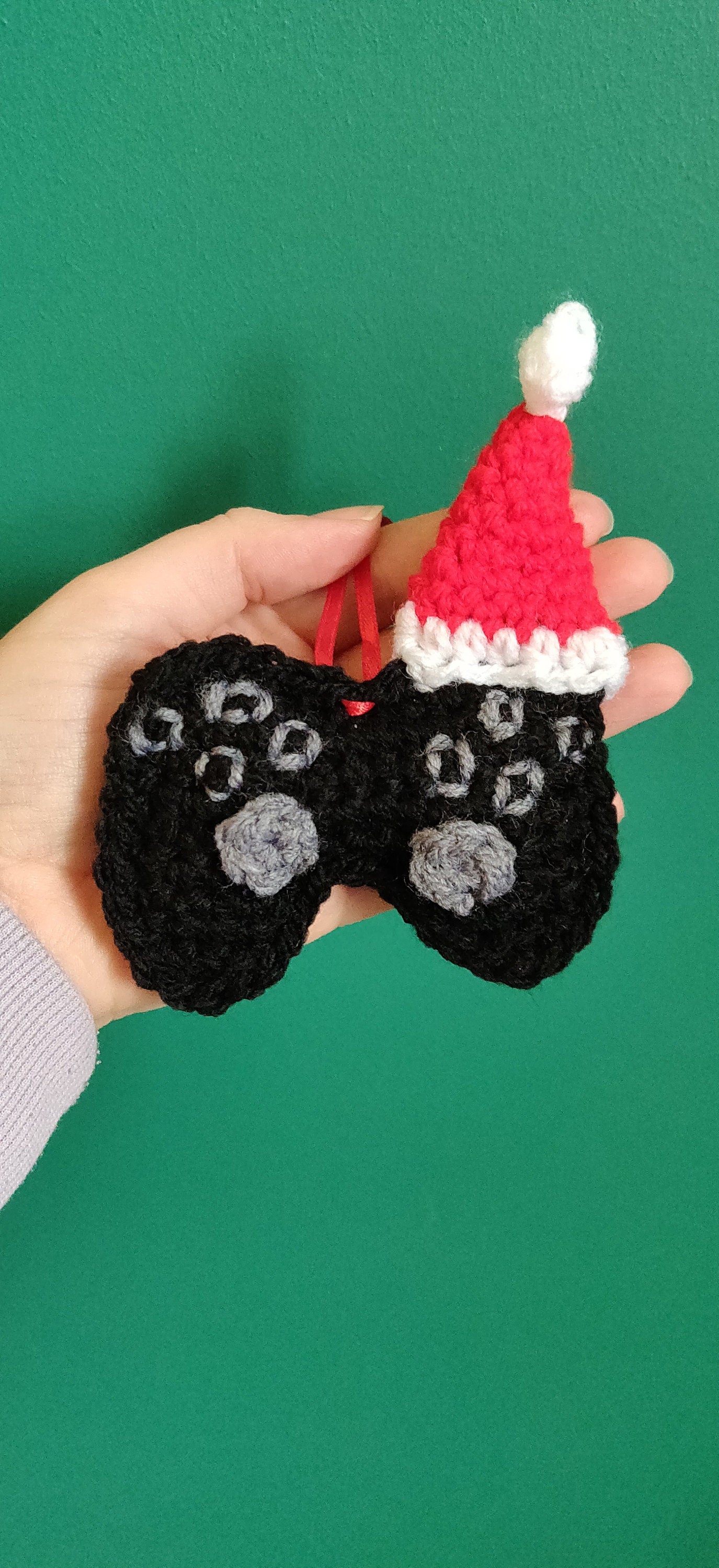 Game Controller Christmas Decoration, Christmas Bauble, Gamer Gift, Game Room Decor, Christmas Tree Ornament, Crochet Gaming Gift, Santa Hat