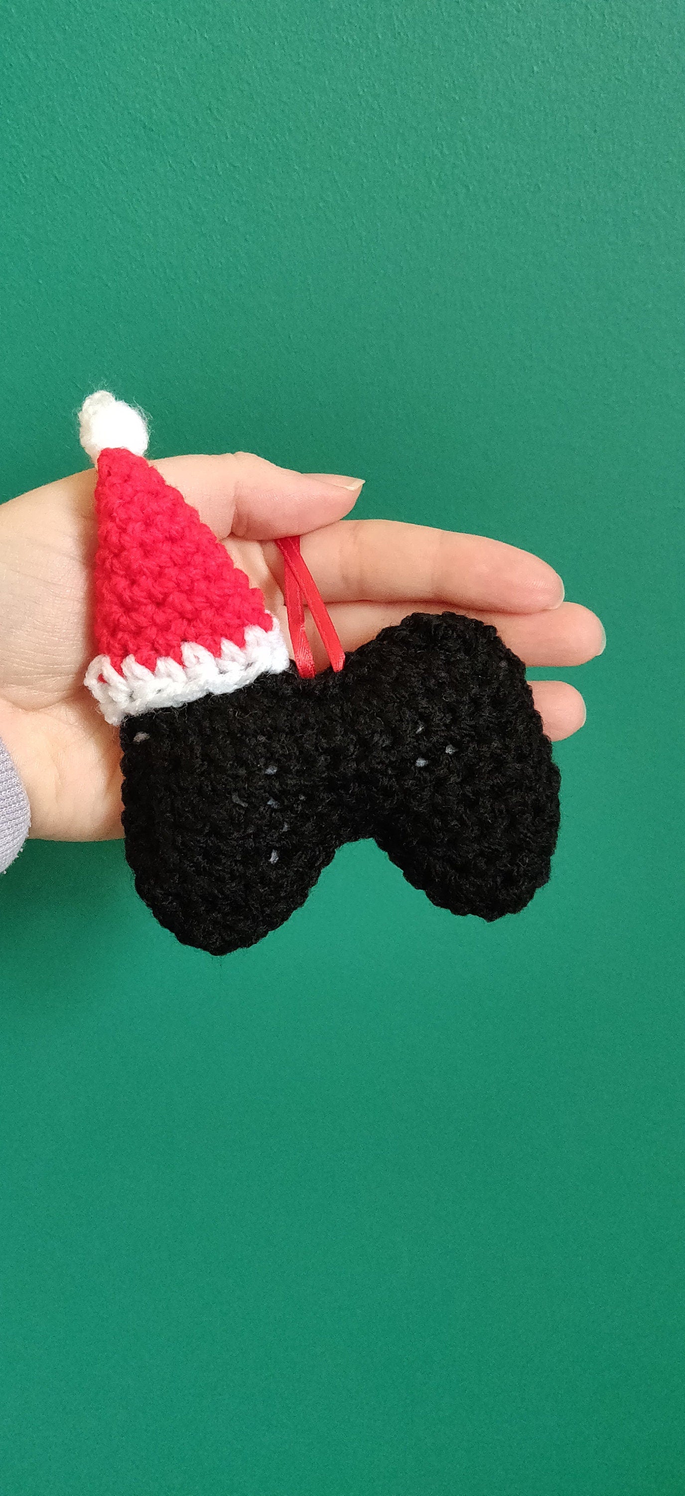 Game Controller Christmas Decoration, Christmas Bauble, Gamer Gift, Game Room Decor, Christmas Tree Ornament, Crochet Gaming Gift, Santa Hat