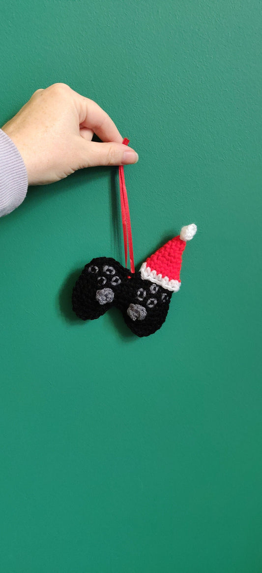 Game Controller Christmas Decoration, Christmas Bauble, Gamer Gift, Game Room Decor, Christmas Tree Ornament, Crochet Gaming Gift, Santa Hat