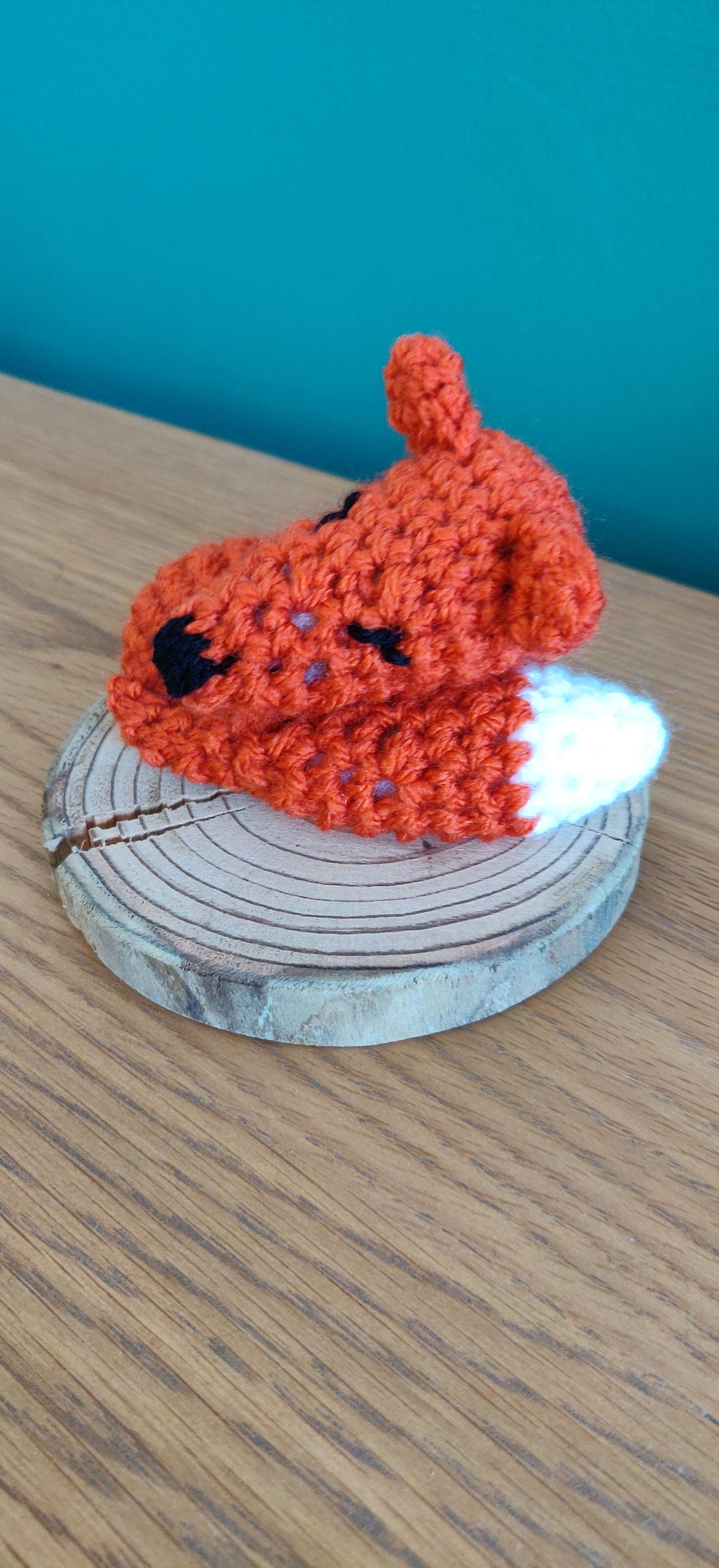 Sleeping Fox Ornament, Fox Figure, Autumn Decoration, Red Fox Autumn Centerpiece, Fall Decor, Crochet Fox Gift, Woodland Fox Print