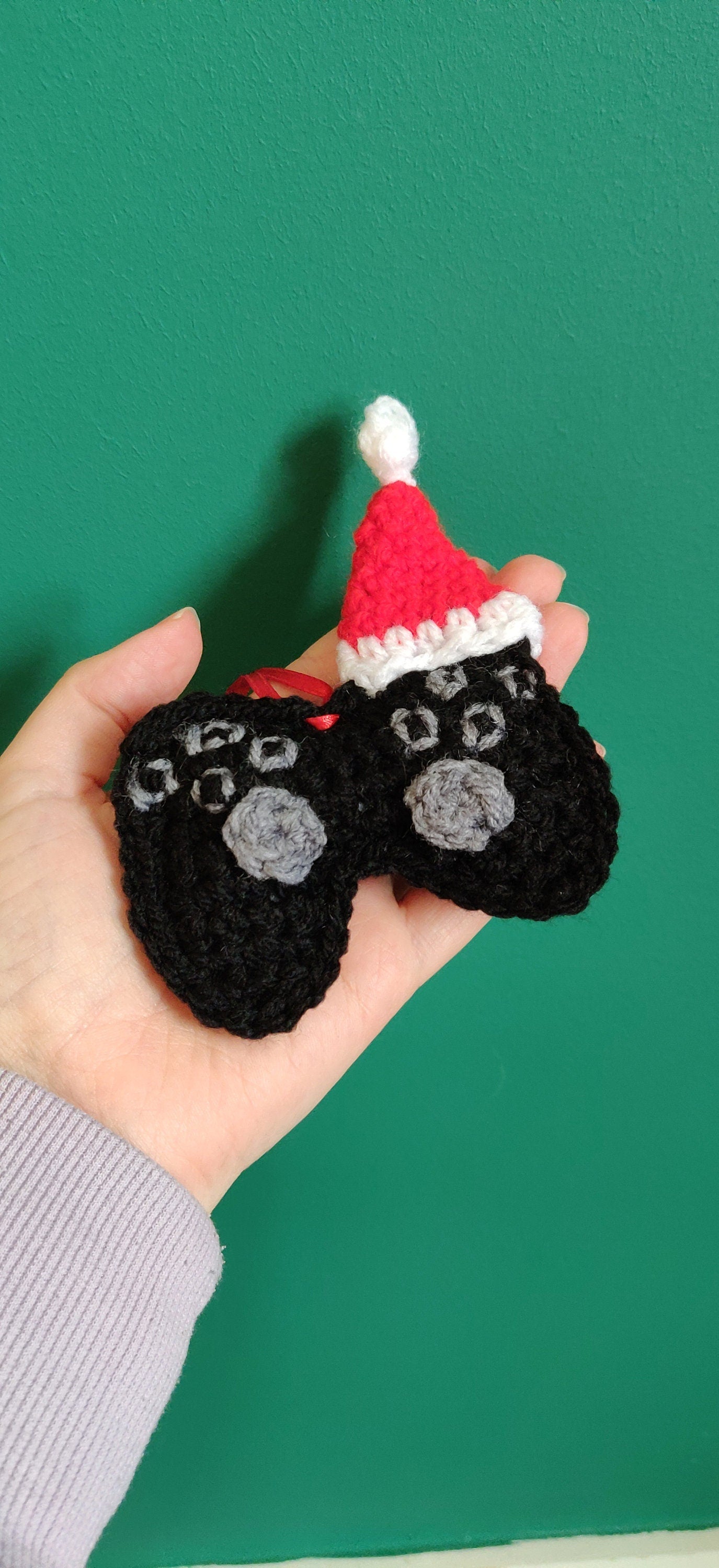 Game Controller Christmas Decoration, Christmas Bauble, Gamer Gift, Game Room Decor, Christmas Tree Ornament, Crochet Gaming Gift, Santa Hat