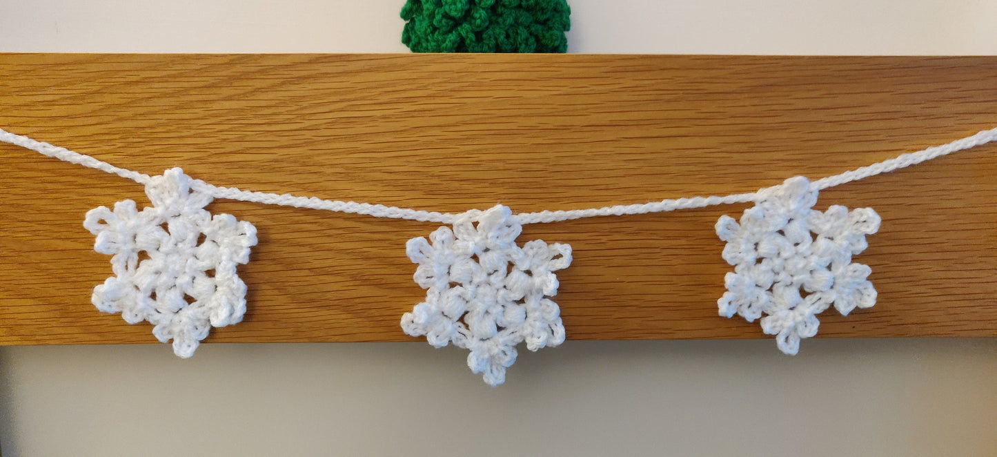 Christmas Snowflake Garland, Crochet White Star Bunting, Christmas Decoration, White Christmas Decor, Snowflake Ornament, Winter Star Banner