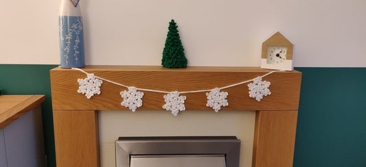 Christmas Snowflake Garland, Crochet White Star Bunting, Christmas Decoration, White Christmas Decor, Snowflake Ornament, Winter Star Banner