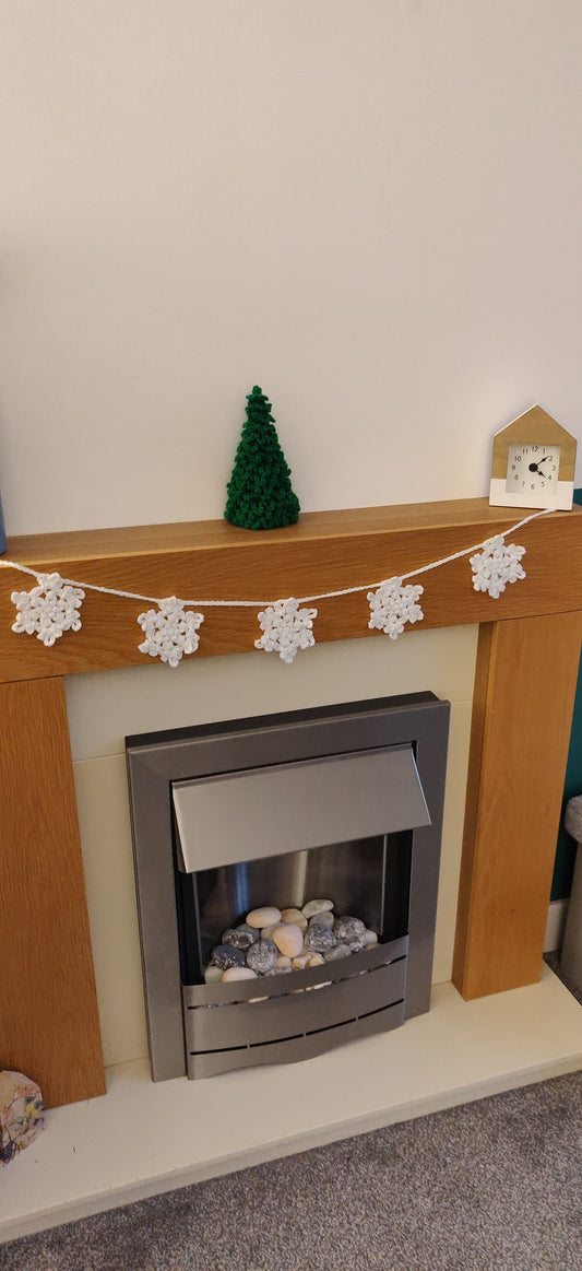 Christmas Snowflake Garland, Crochet White Star Bunting, Christmas Decoration, White Christmas Decor, Snowflake Ornament, Winter Star Banner