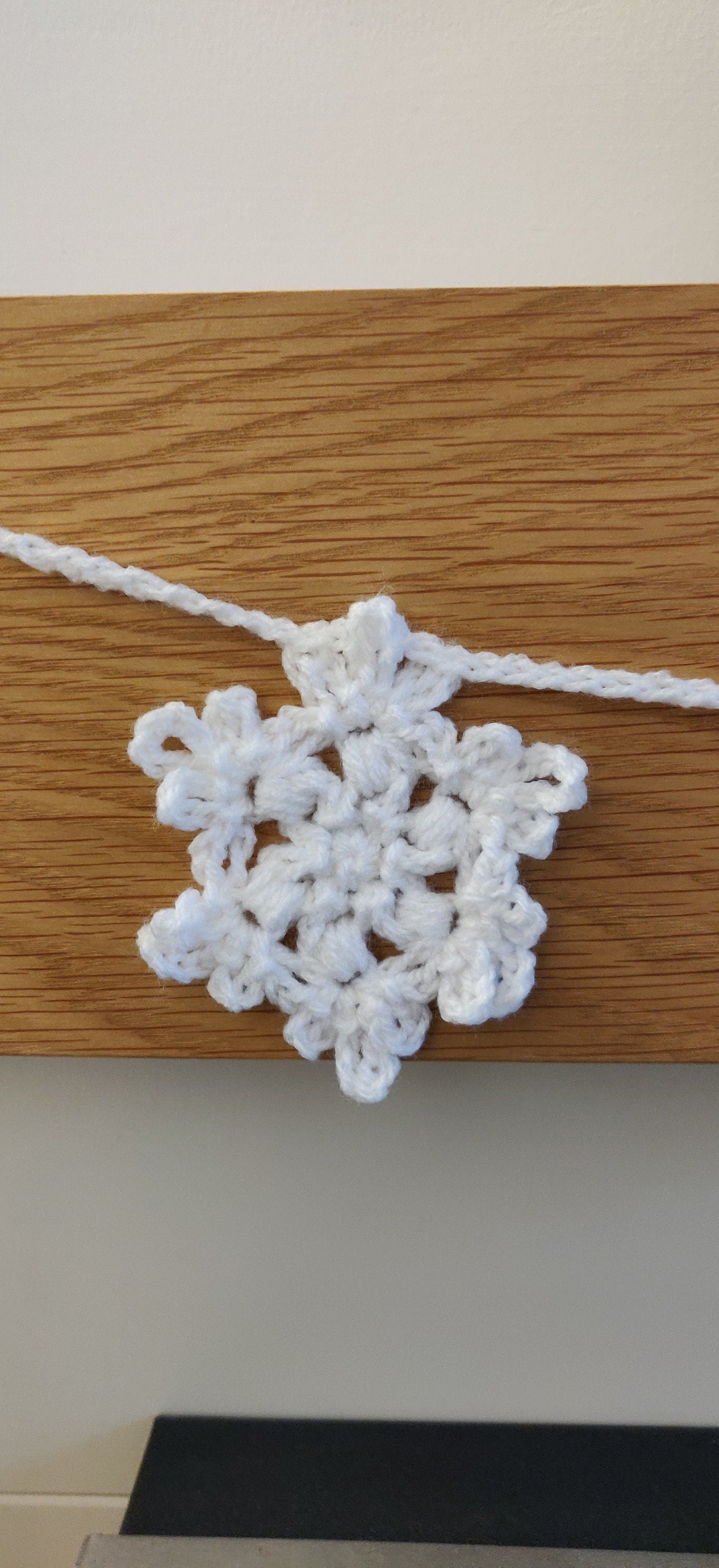 Christmas Snowflake Garland, Crochet White Star Bunting, Christmas Decoration, White Christmas Decor, Snowflake Ornament, Winter Star Banner