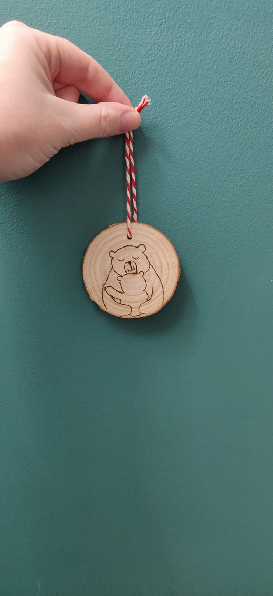 Mummy and Baby Bear Hug Gift, Daddy, Pappa Bear Present, Mother's Day, Father's Day Gift, Pyrography Art, Mummy to be, Mum Birthday Gift