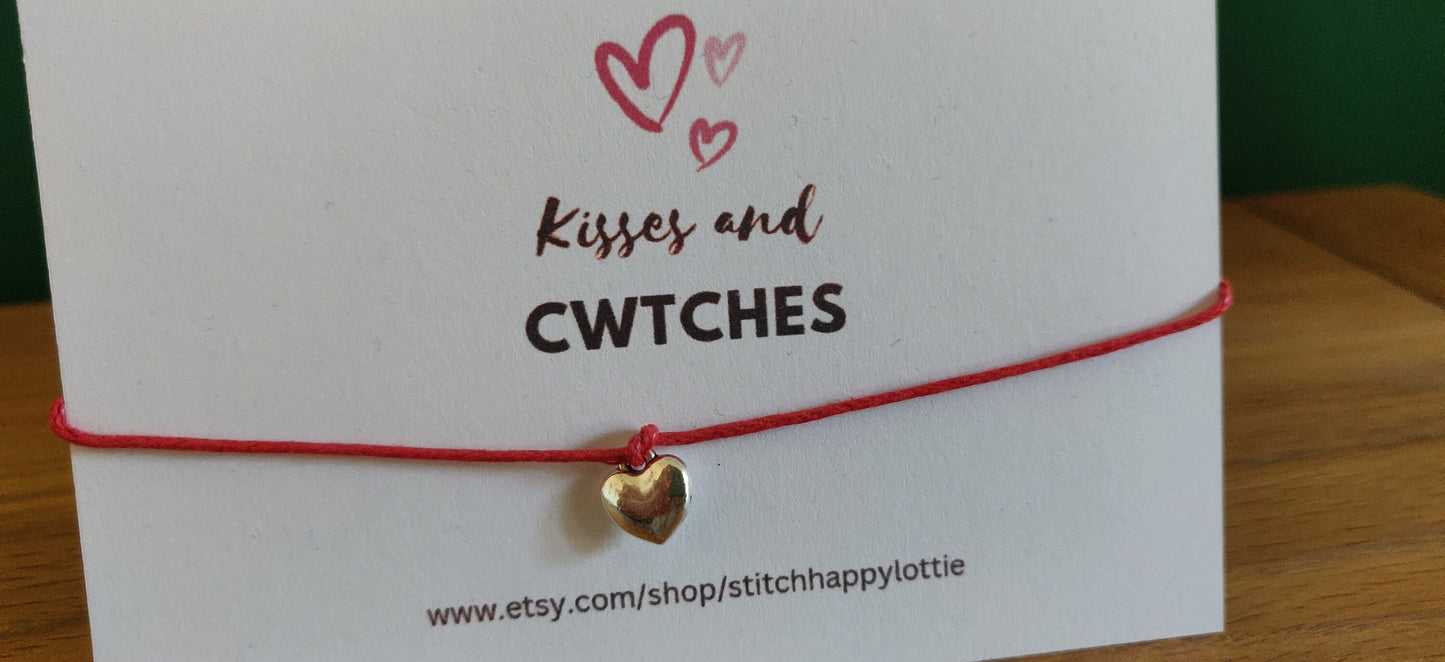 Kisses and Cwtches Bracelet, Welsh Bracelet, Welsh Language Gift, Kisses and Cuddles Card, Anniversary Heart Charm Bracelet, Red Heart Gift