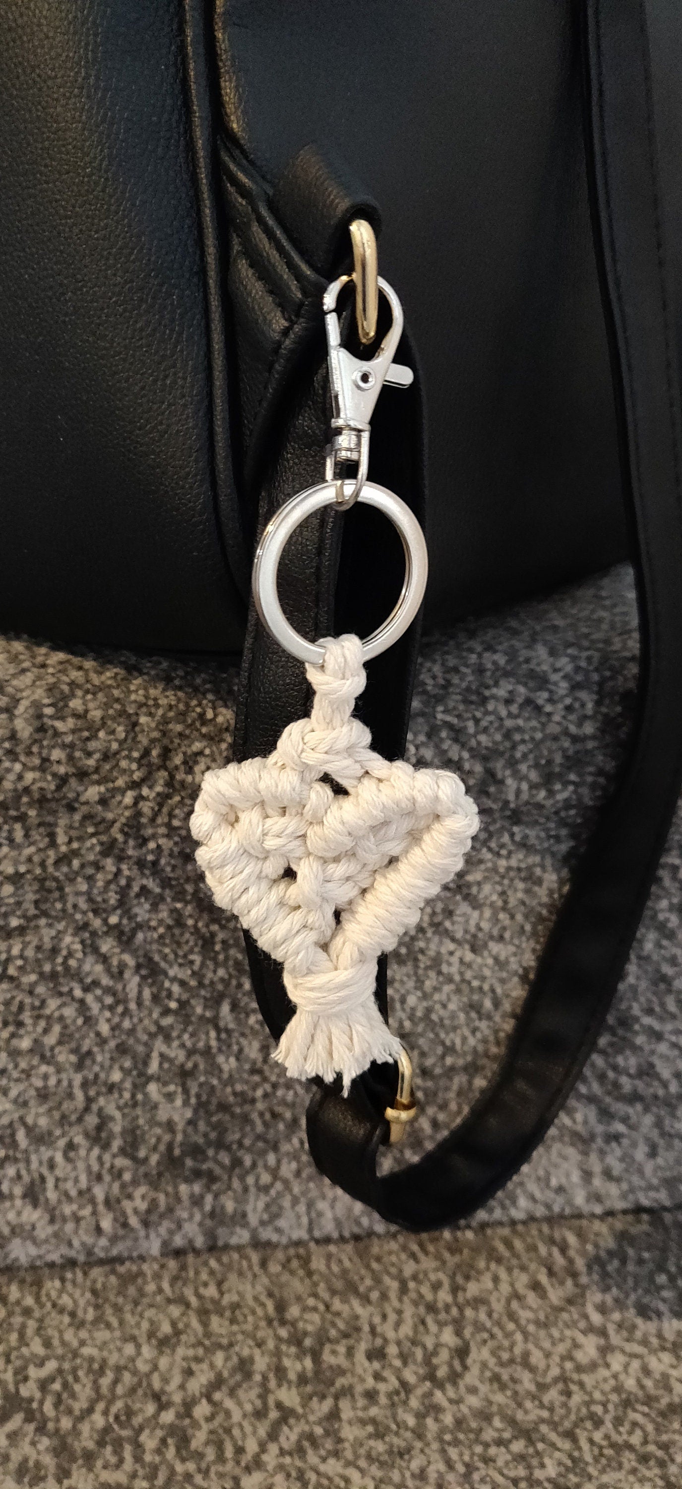 Cream Heart Macrame Keyring, Beaded Keychain, Bag Accessories, Birthday Gift for her, Car Key, Boho Keyring, Handmade Valentine Gift