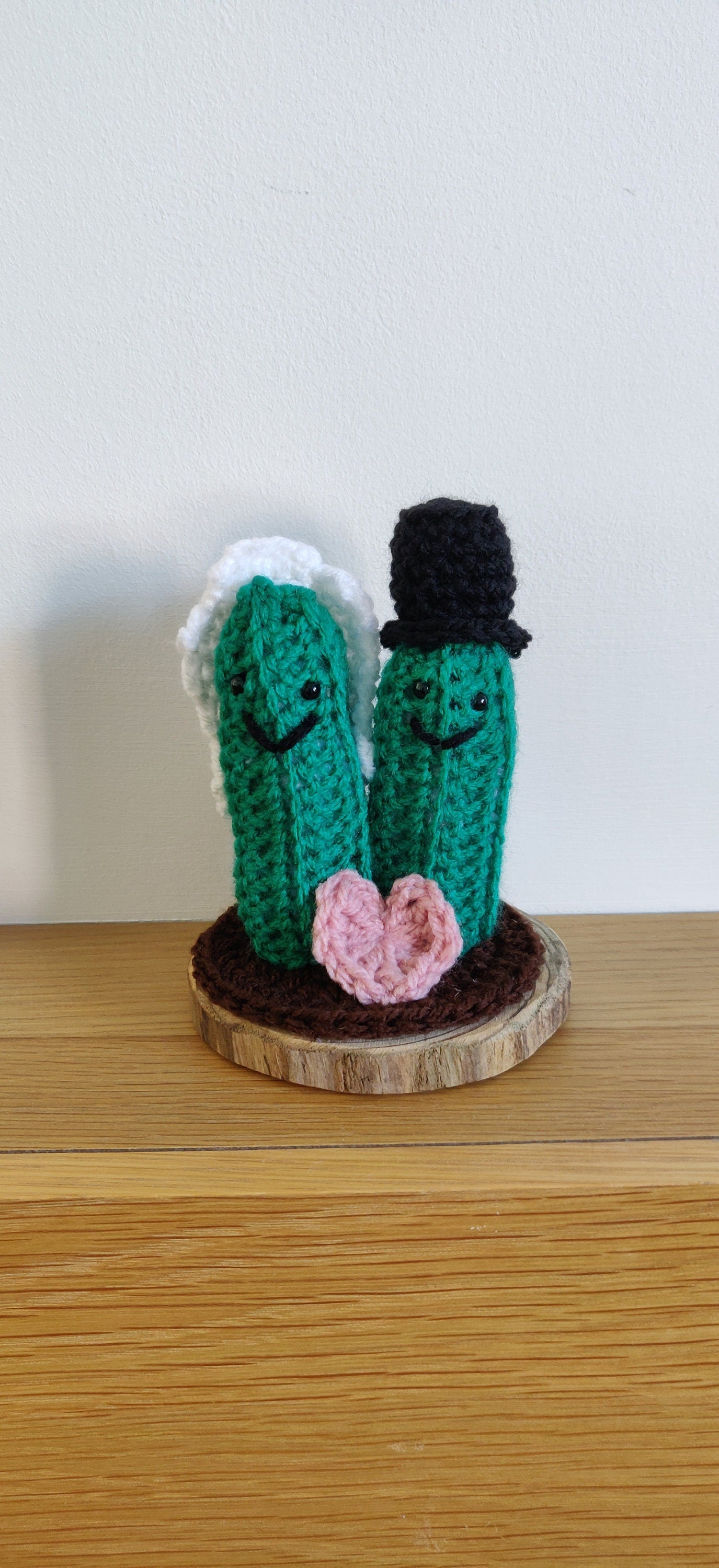 Crochet Cactuses Wedding Gift, Unique Wedding Decorations, Bride and Groom Wedding cake Topper, Wedding Present for Couple, Bride and Groom